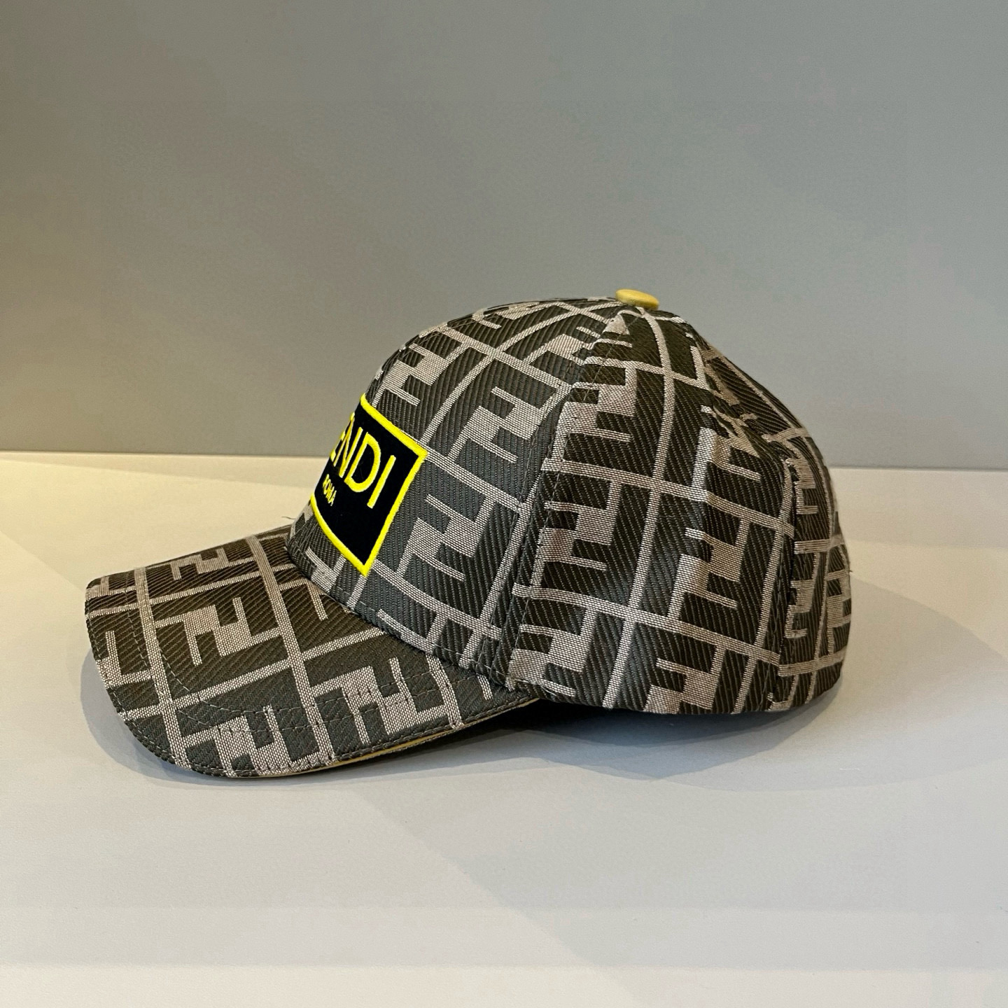  FENDI芬迪 老花系列棒球帽🧢 经典FF中古单品，气质穿搭单品，质量杠杠👍