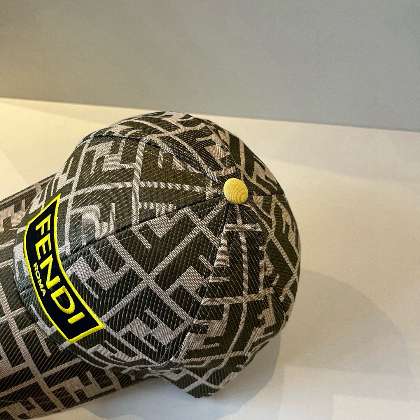  FENDI芬迪 老花系列棒球帽🧢 经典FF中古单品，气质穿搭单品，质量杠杠👍