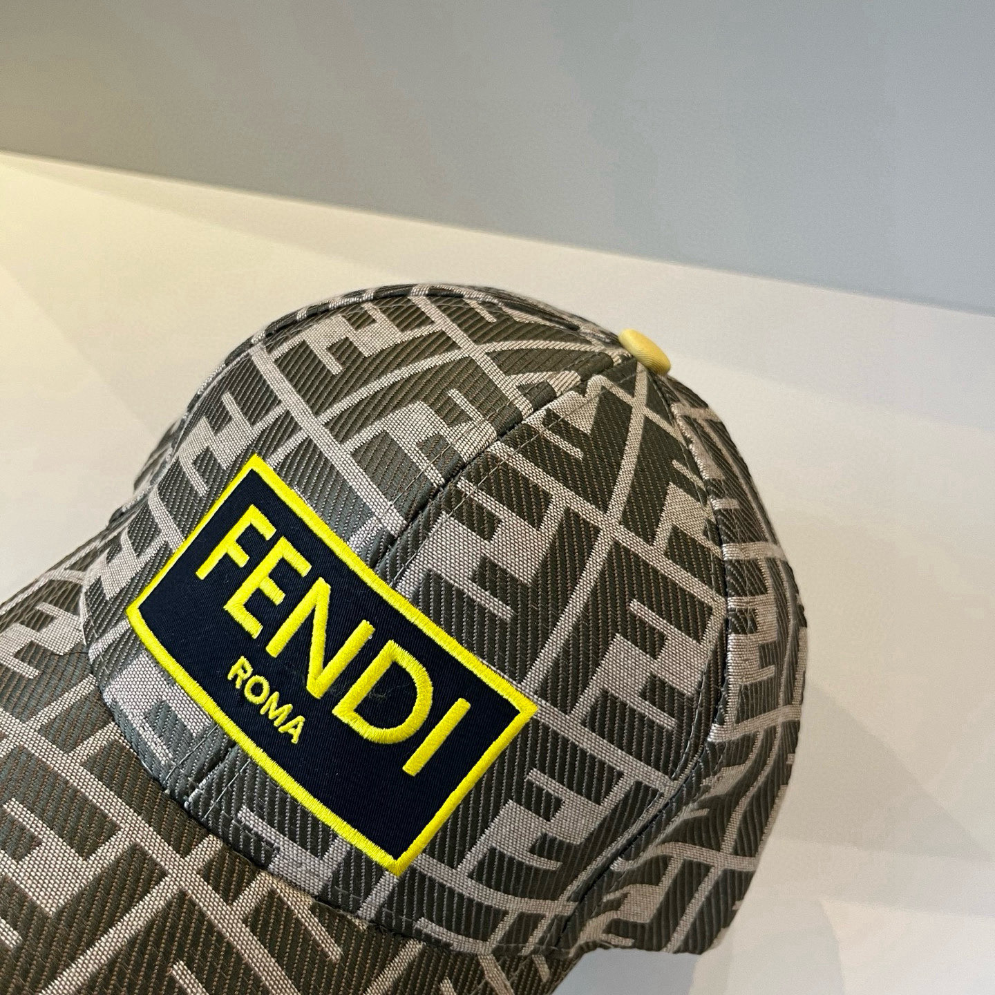  FENDI芬迪 老花系列棒球帽🧢 经典FF中古单品，气质穿搭单品，质量杠杠👍