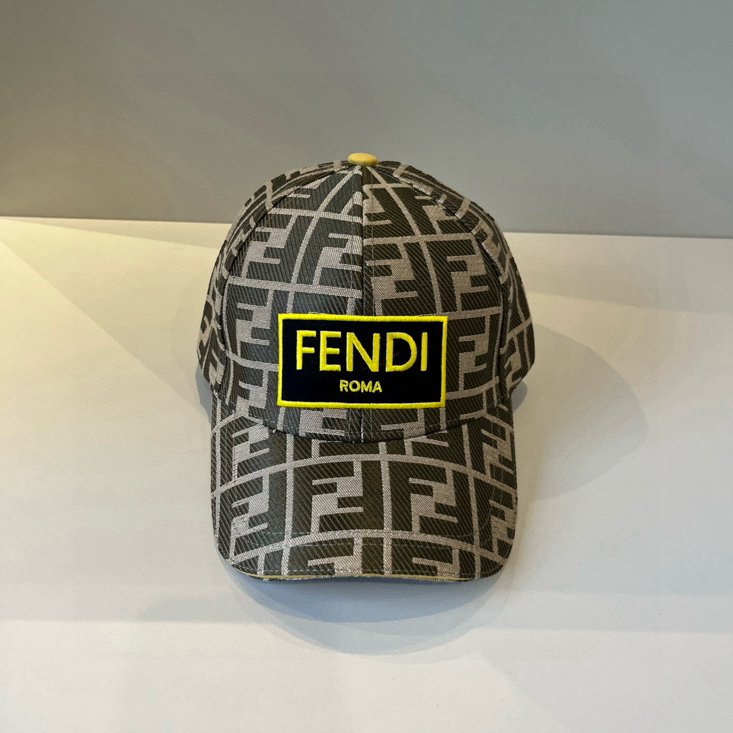  FENDI芬迪 老花系列棒球帽🧢 经典FF中古单品，气质穿搭单品，质量杠杠👍