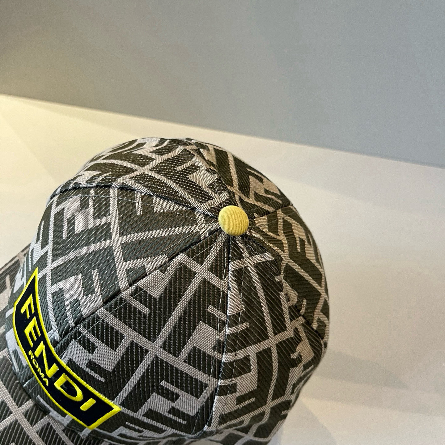  FENDI芬迪 老花系列棒球帽🧢 经典FF中古单品，气质穿搭单品，质量杠杠👍