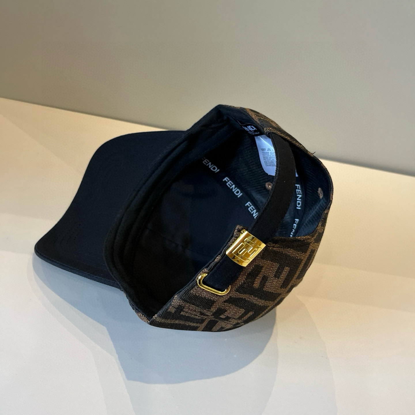  FENDI芬迪 老花系列棒球帽🧢 经典FF中古单品，气质穿搭单品，质量杠杠👍