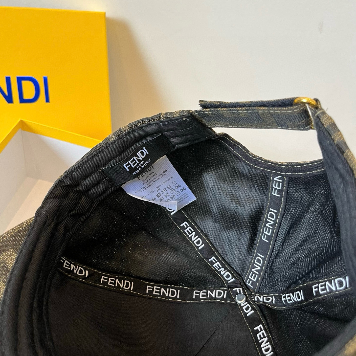  FENDI芬迪 老花系列棒球帽🧢 经典FF中古单品，气质穿搭单品，质量杠杠👍