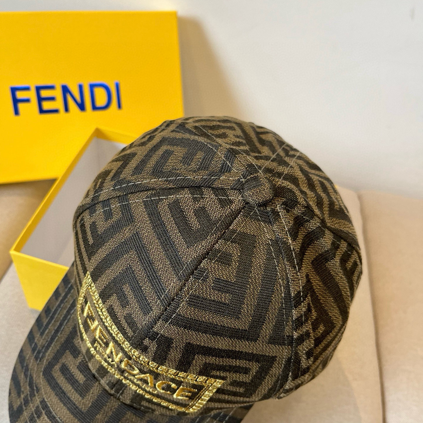  FENDI芬迪 老花系列棒球帽🧢 经典FF中古单品，气质穿搭单品，质量杠杠👍