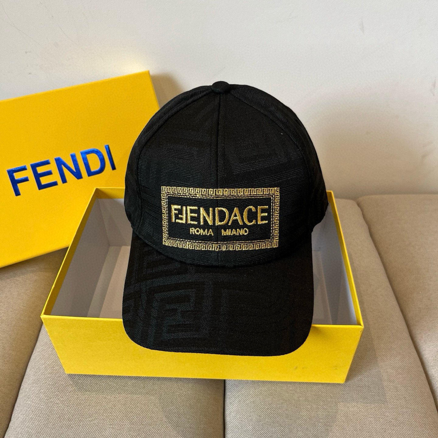 NO:363292,FENDI Old-fashioned Baseball Cap Classic FF Medium-class items, temperament and wearable items, quality bar hat, straw hat, fisherman hat, baseball hat, knit hat, hat, fendi, fendi, espadrilles, hatsFENDI芬迪 老花系列棒球帽 经典FF中古单品,气质穿搭单品,质量杠杠帽子草帽渔夫帽棒球帽针织帽,帽子,fendi,fendi,espadrilles,hats,hat