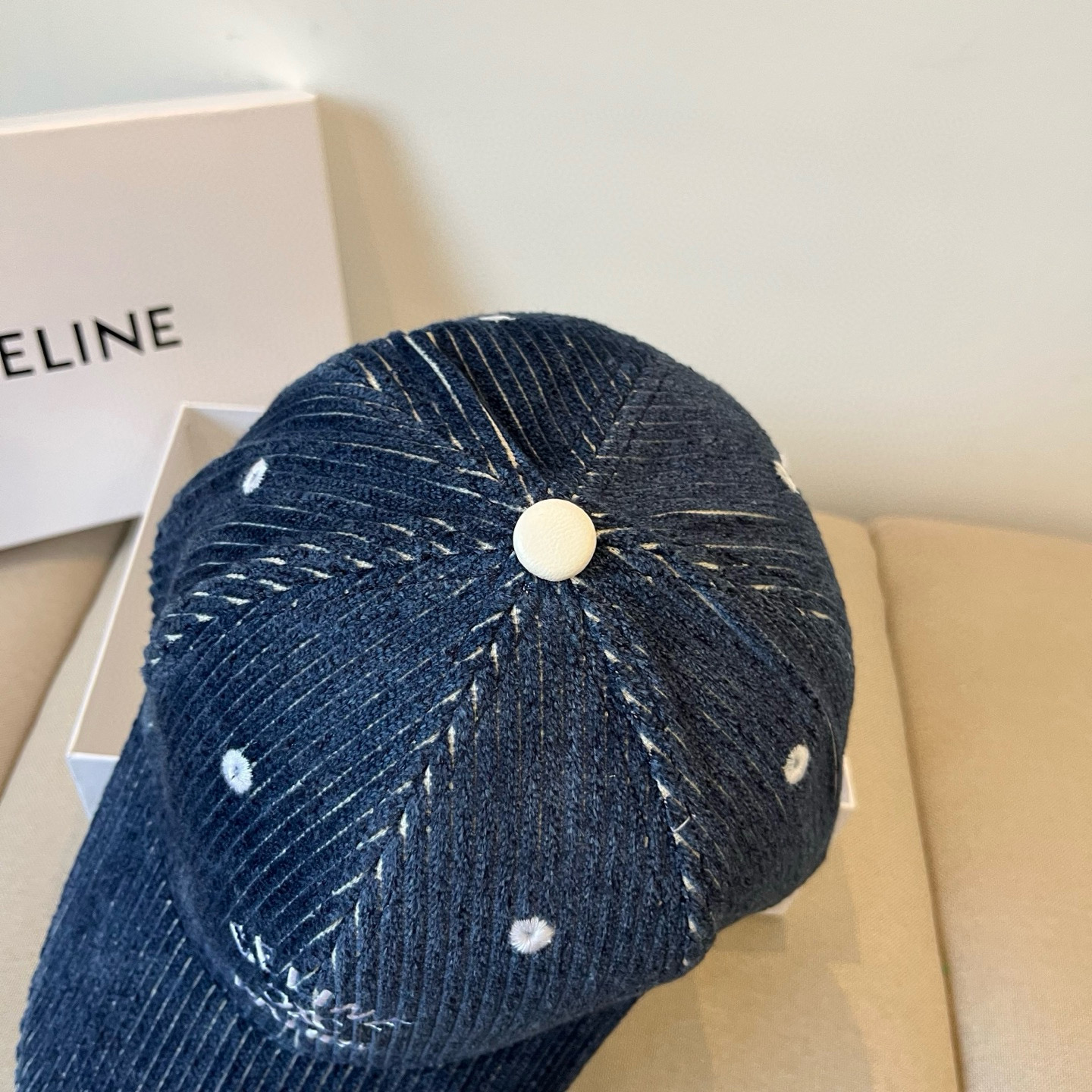 【CELINE赛琳】新款经典休闲潮流款 棒球帽🧢日韩风格，随便搭配都超好看！出门旅游，绝对要入手的一款