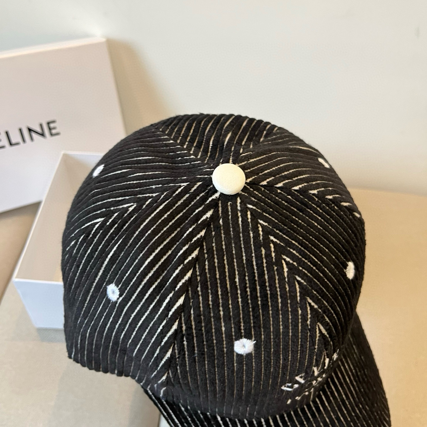 【CELINE赛琳】新款经典休闲潮流款 棒球帽🧢日韩风格，随便搭配都超好看！出门旅游，绝对要入手的一款