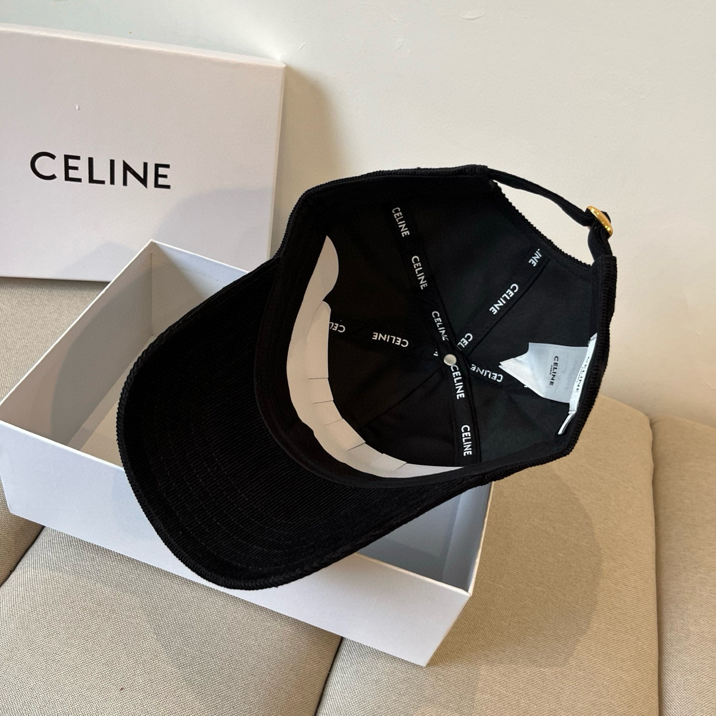 【CELINE赛琳】新款经典休闲潮流款 棒球帽🧢日韩风格，随便搭配都超好看！出门旅游，绝对要入手的一款
