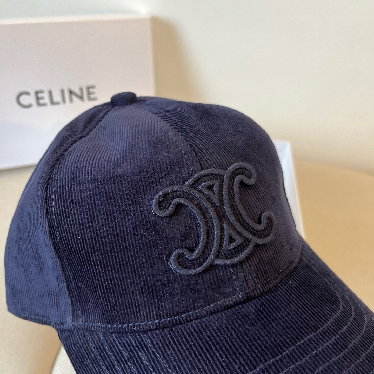 【CELINE赛琳】新款经典休闲潮流款 棒球帽🧢日韩风格，随便搭配都超好看！出门旅游，绝对要入手的一款