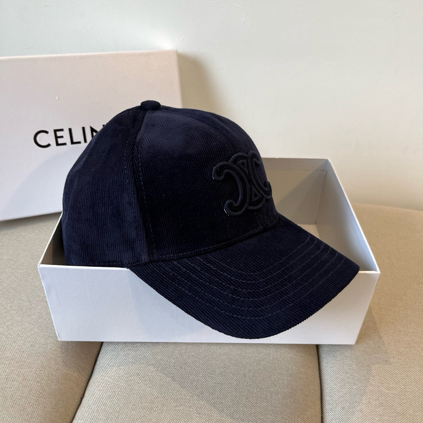 【CELINE赛琳】新款经典休闲潮流款 棒球帽🧢日韩风格，随便搭配都超好看！出门旅游，绝对要入手的一款