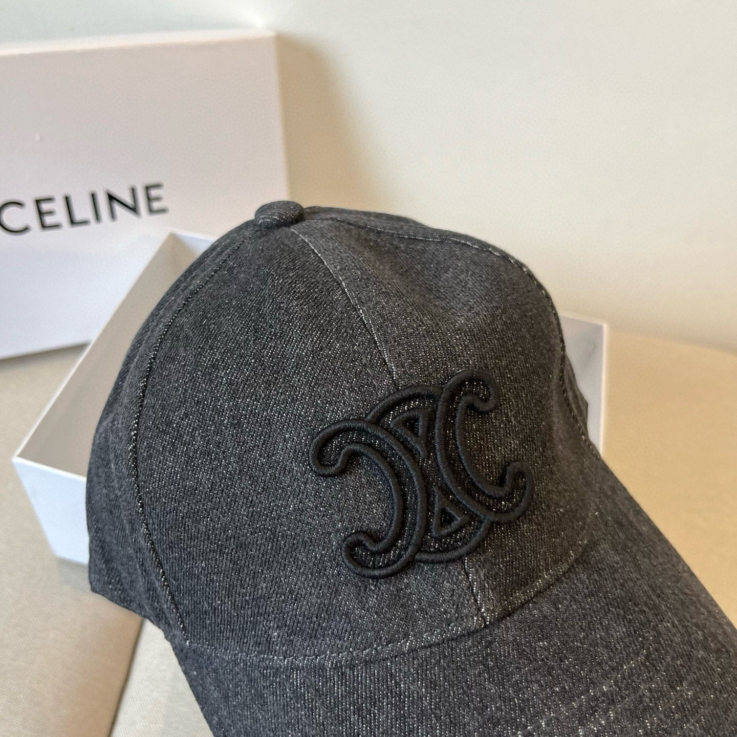【CELINE赛琳】新款经典休闲潮流款 棒球帽🧢日韩风格，随便搭配都超好看！出门旅游，绝对要入手的一款