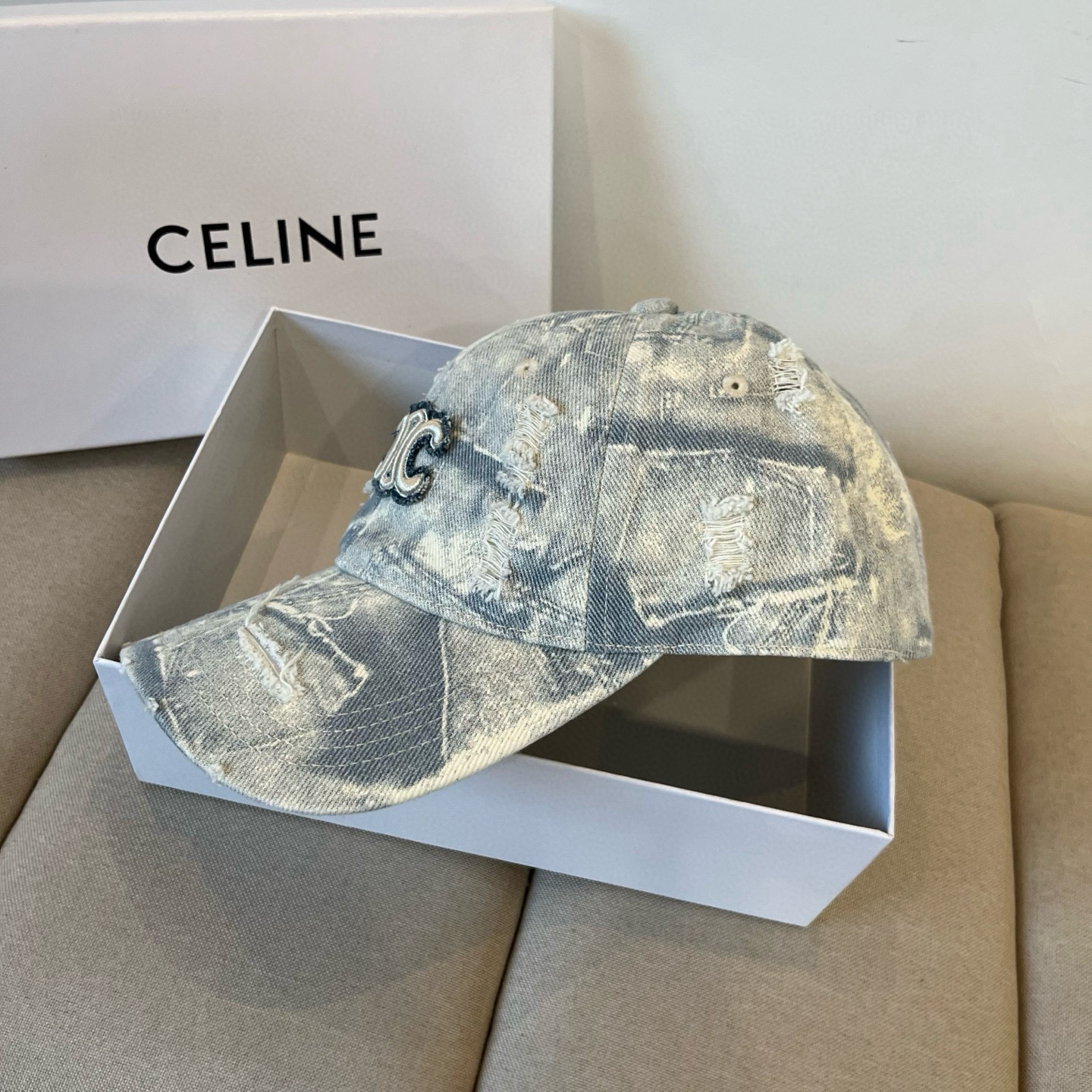 【CELINE赛琳】新款经典休闲潮流款 棒球帽🧢日韩风格，随便搭配都超好看！出门旅游，绝对要入手的一款