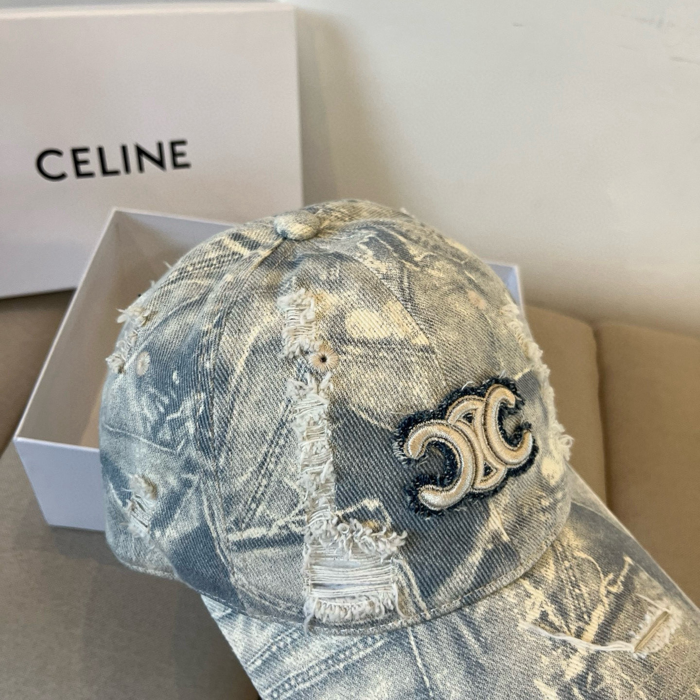 【CELINE赛琳】新款经典休闲潮流款 棒球帽🧢日韩风格，随便搭配都超好看！出门旅游，绝对要入手的一款