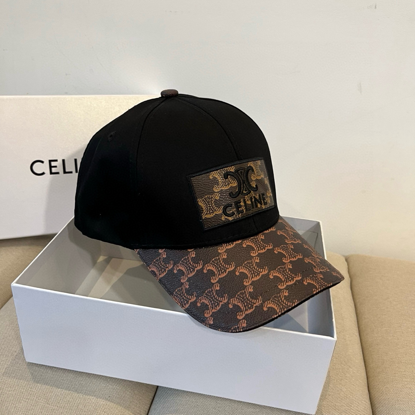 【CELINE赛琳】新款经典休闲潮流款 棒球帽🧢日韩风格，随便搭配都超好看！出门旅游，绝对要入手的一款