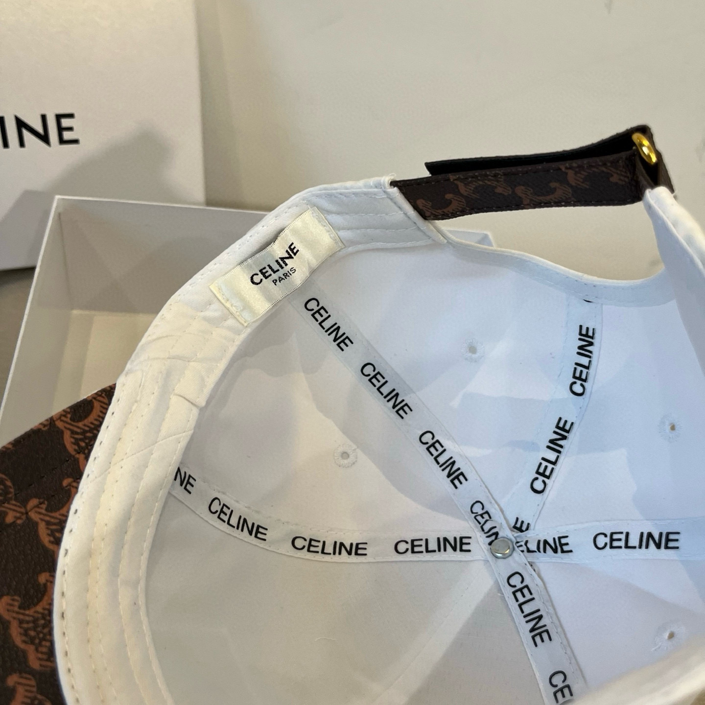 【CELINE赛琳】新款经典休闲潮流款 棒球帽🧢日韩风格，随便搭配都超好看！出门旅游，绝对要入手的一款