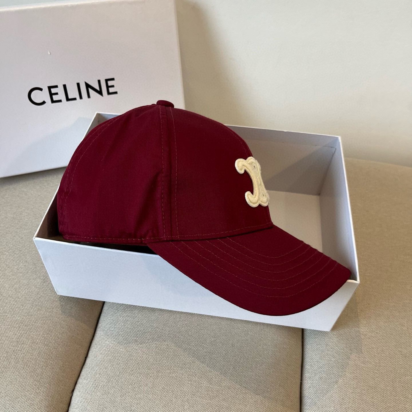 【CELINE赛琳】新款经典休闲潮流款 棒球帽🧢日韩风格，随便搭配都超好看！出门旅游，绝对要入手的一款