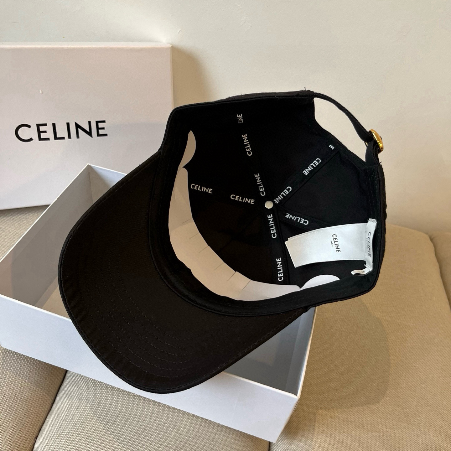 【CELINE赛琳】新款经典休闲潮流款 棒球帽🧢日韩风格，随便搭配都超好看！出门旅游，绝对要入手的一款
