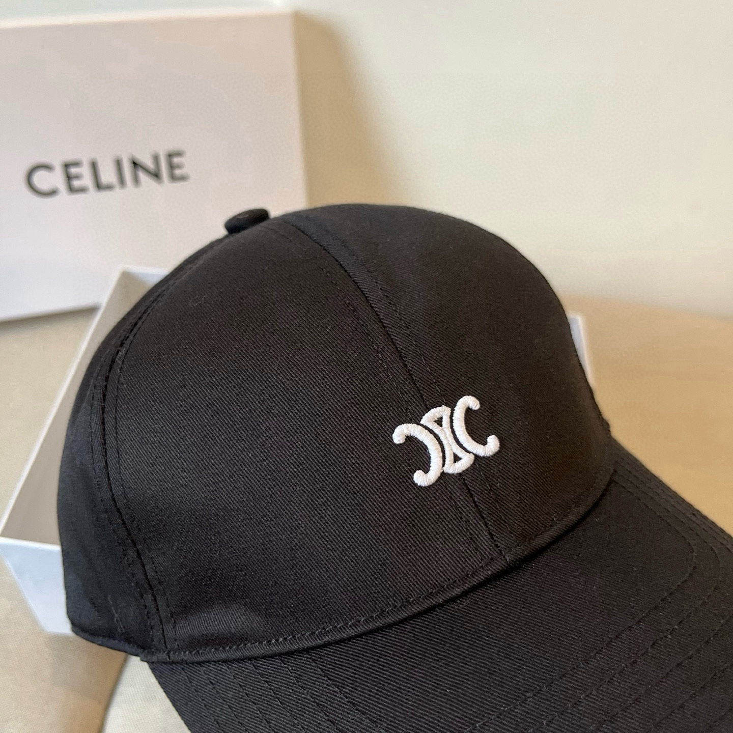 【CELINE赛琳】新款经典休闲潮流款 棒球帽🧢日韩风格，随便搭配都超好看！出门旅游，绝对要入手的一款