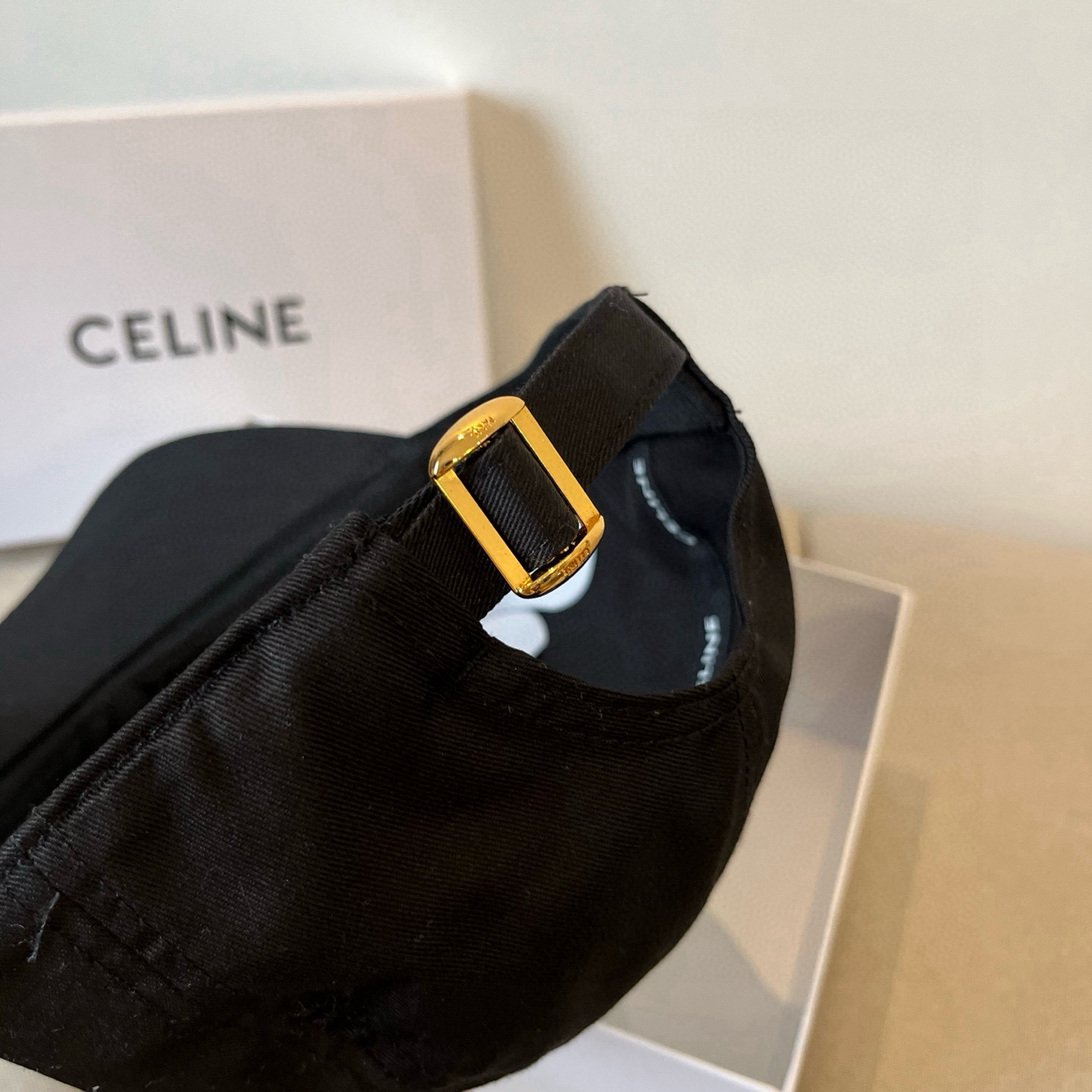 【CELINE赛琳】新款经典休闲潮流款 棒球帽🧢日韩风格，随便搭配都超好看！出门旅游，绝对要入手的一款