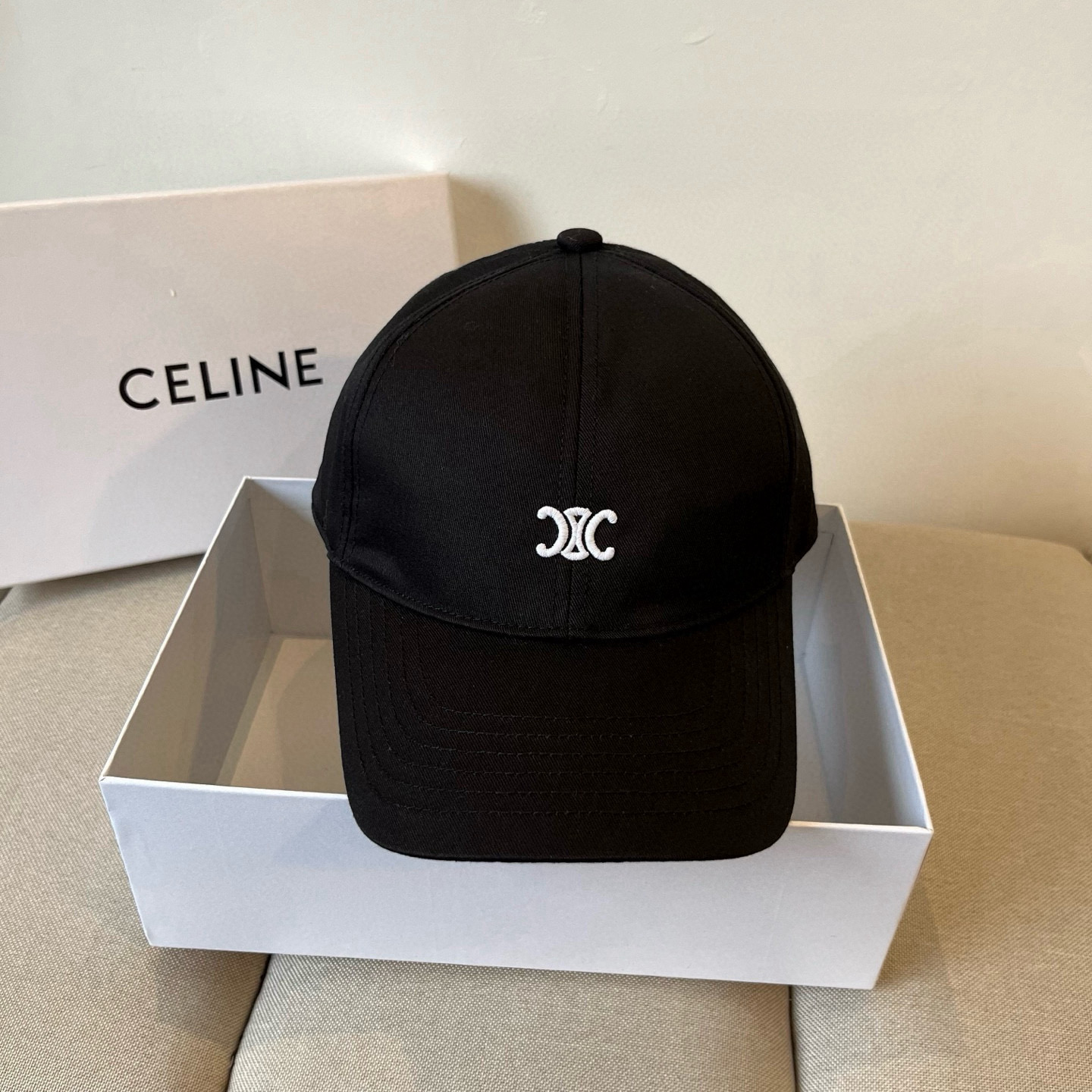【CELINE赛琳】新款经典休闲潮流款 棒球帽🧢日韩风格，随便搭配都超好看！出门旅游，绝对要入手的一款
