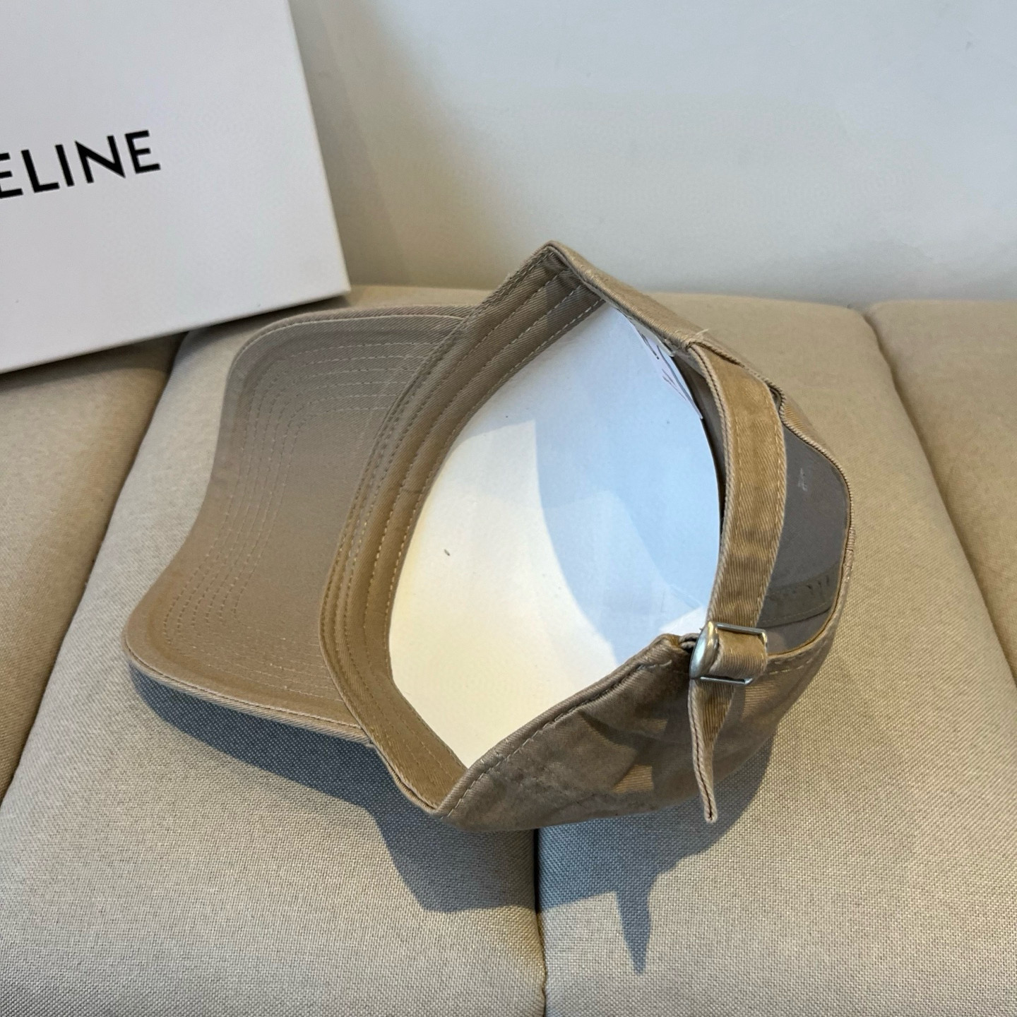 【CELINE赛琳】新款经典休闲潮流款 棒球帽🧢日韩风格，随便搭配都超好看！出门旅游，绝对要入手的一款