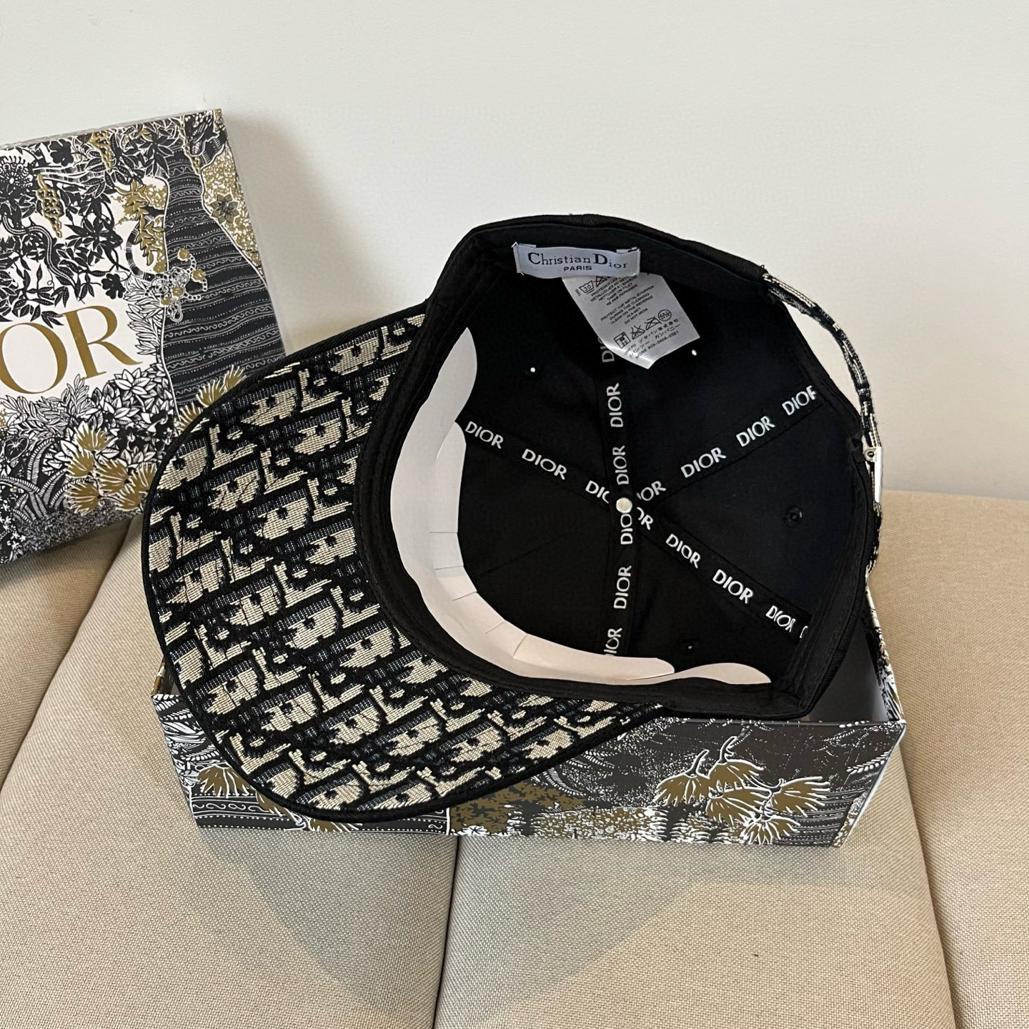 【DIOR迪奥】新款走量简约棒球帽🧢，新款出货，大牌款超好搭配，赶紧入手！