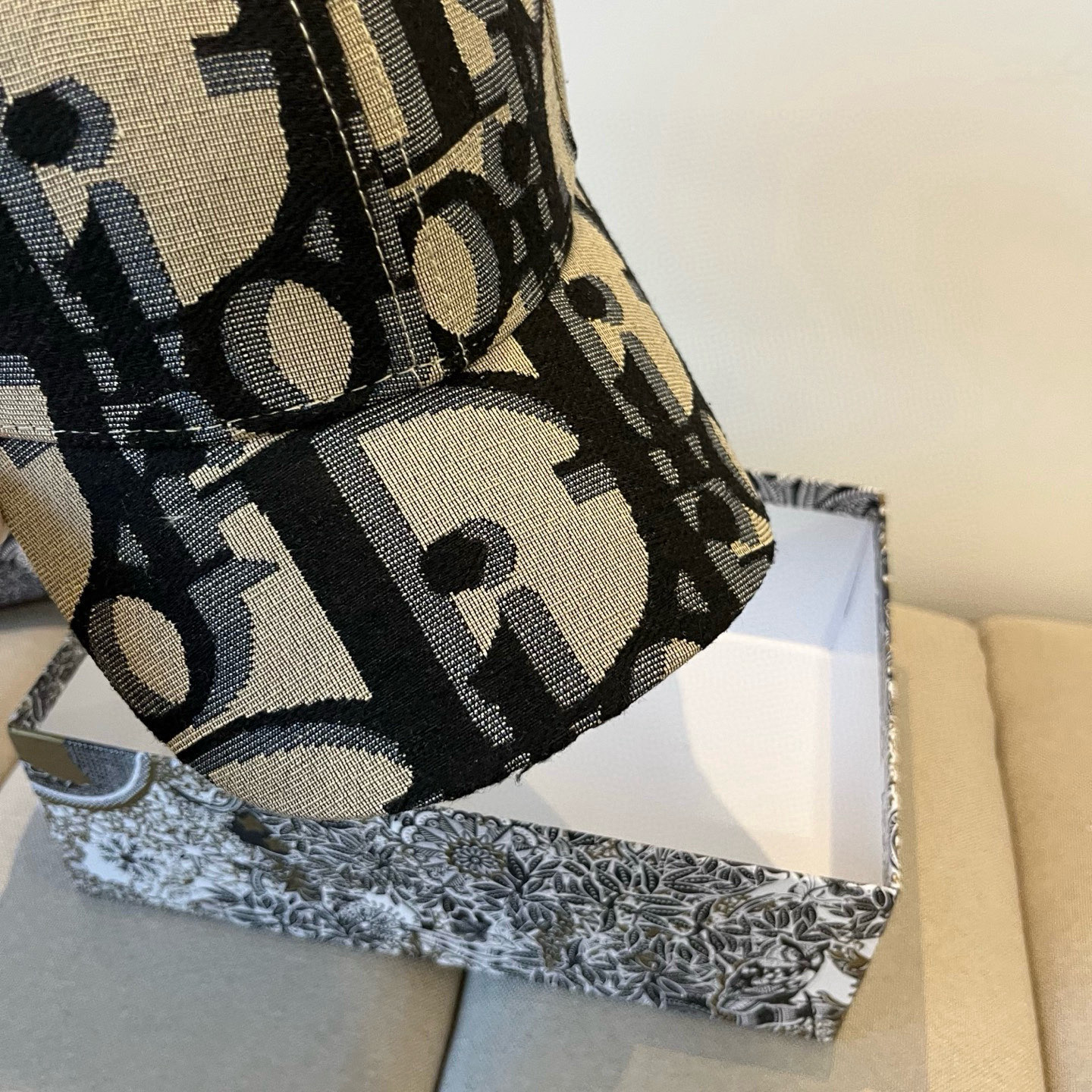 【DIOR迪奥】新款走量简约棒球帽🧢，新款出货，大牌款超好搭配，赶紧入手！