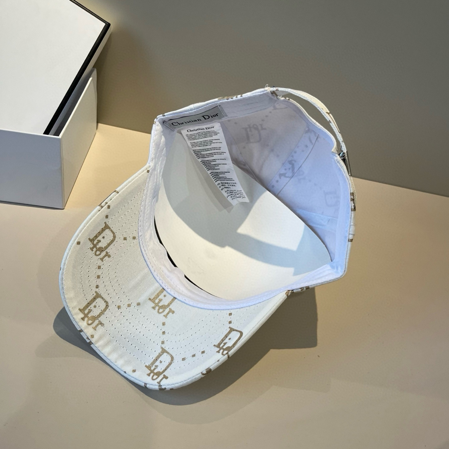 【DIOR迪奥】新款走量简约棒球帽🧢，新款出货，大牌款超好搭配，赶紧入手！