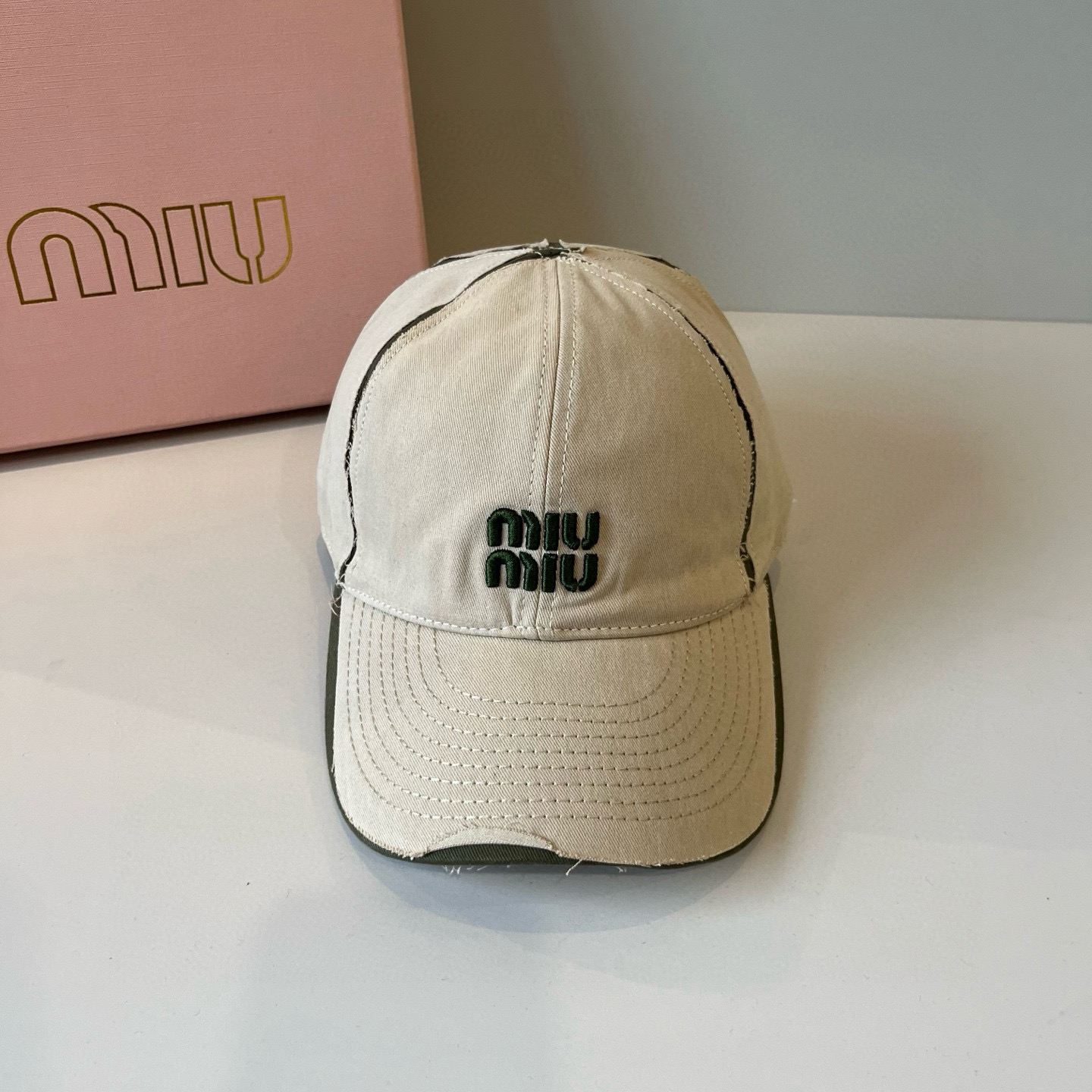  谬谬miumiu 原单春夏新款棒球帽，正品开模订制，原版做工细致质量超赞！