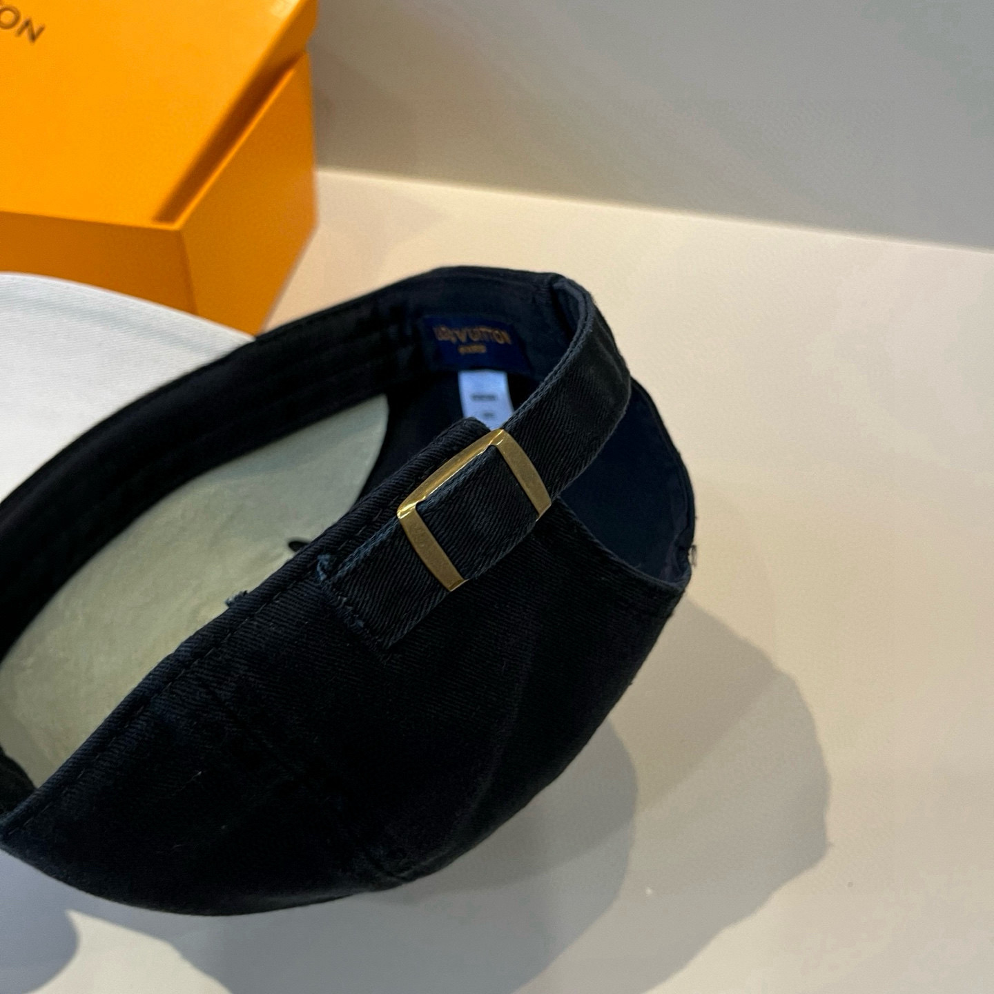 🧢路易威登棒球帽 LouisVuitton😍新款LV棒球帽，重工打造♥️高端大气，百搭款🤗男女通用！跑量