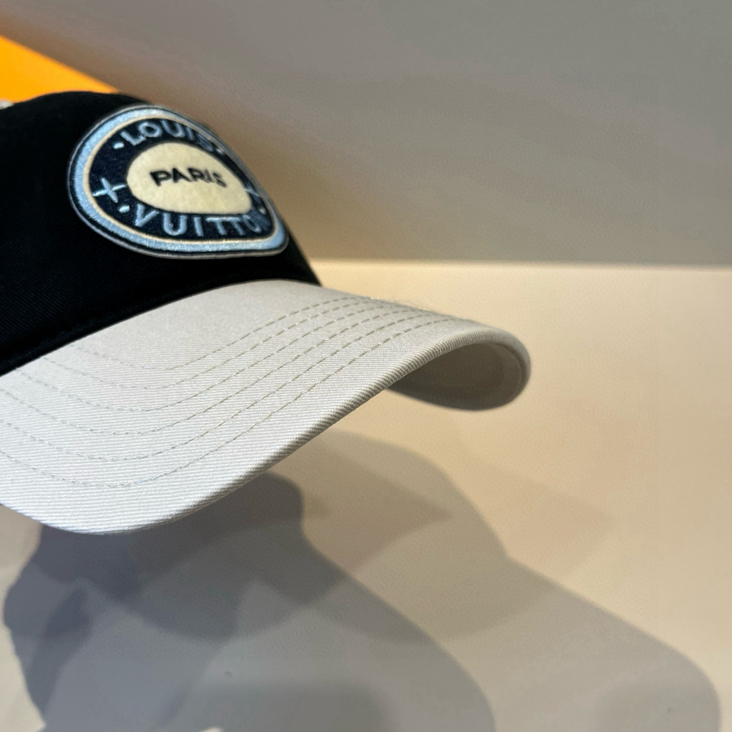 🧢路易威登棒球帽 LouisVuitton😍新款LV棒球帽，重工打造♥️高端大气，百搭款🤗男女通用！跑量