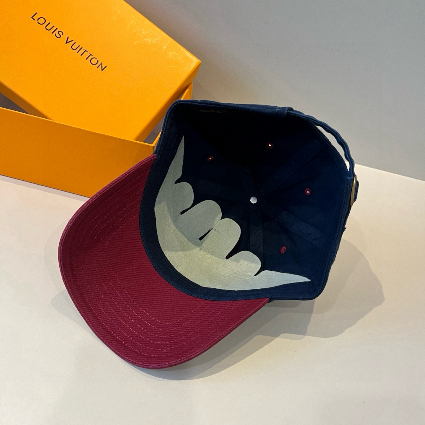 🧢路易威登棒球帽 LouisVuitton😍新款LV棒球帽，重工打造♥️高端大气，百搭款🤗男女通用！跑量