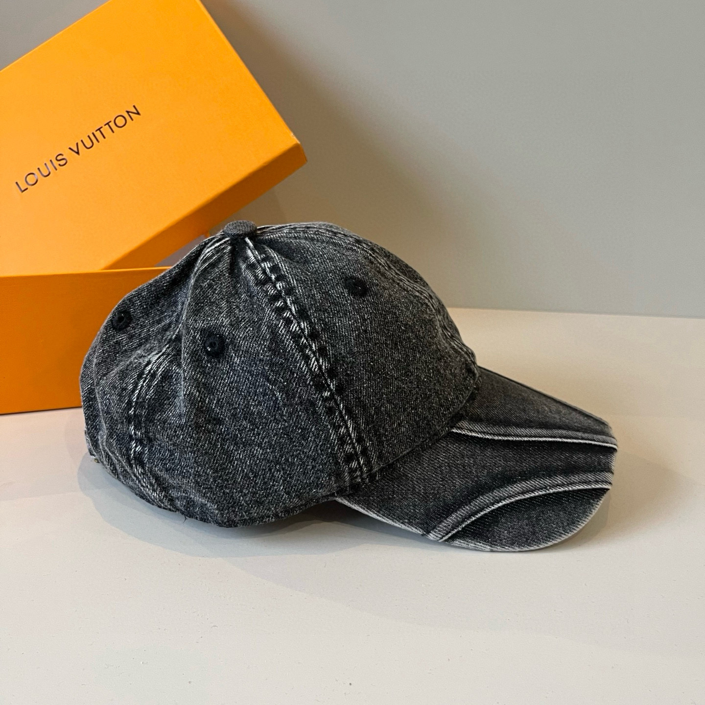 🧢路易威登棒球帽 LouisVuitton😍新款LV棒球帽，重工打造♥️高端大气，百搭款🤗男女通用！跑量