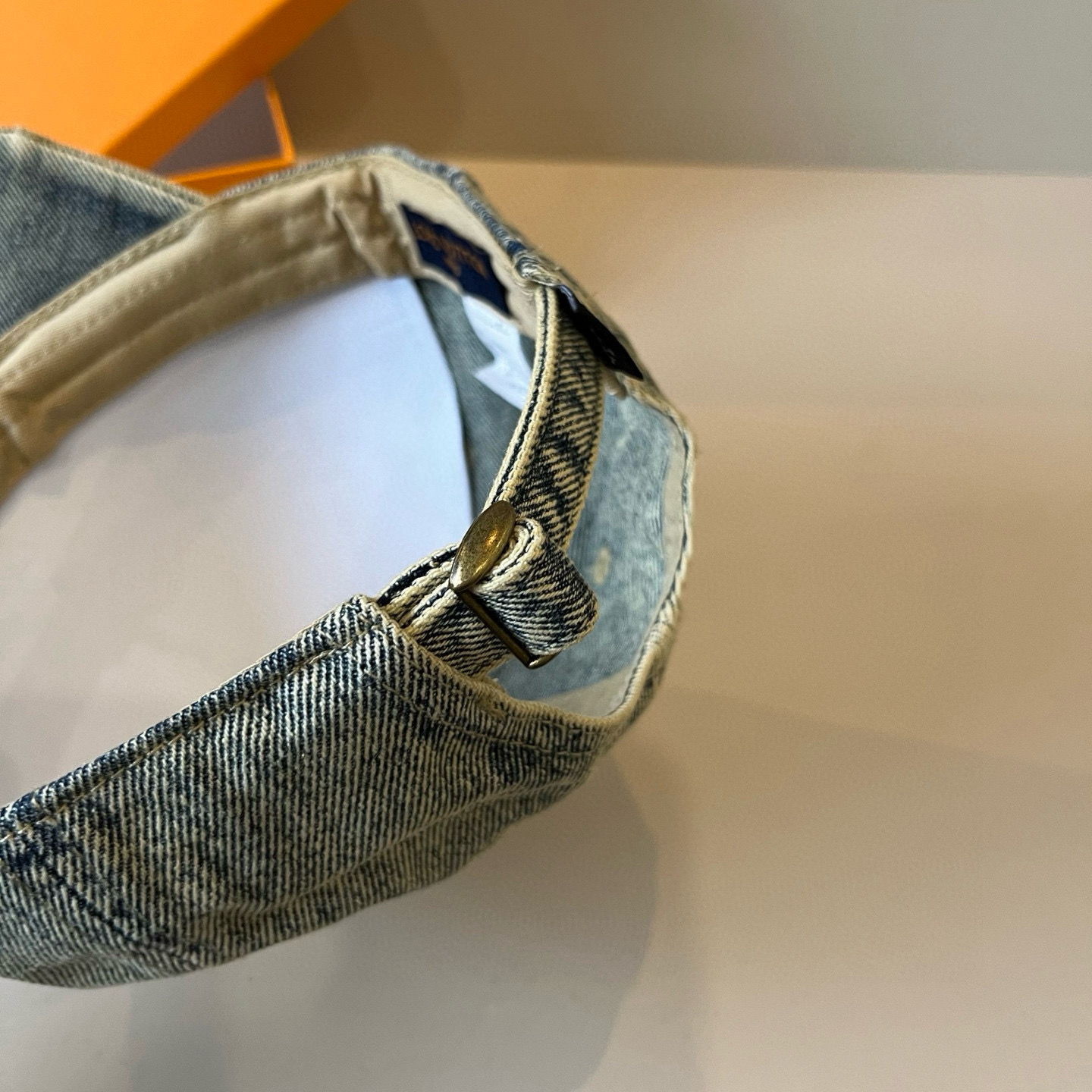 🧢路易威登棒球帽 LouisVuitton😍新款LV棒球帽，重工打造♥️高端大气，百搭款🤗男女通用！跑量