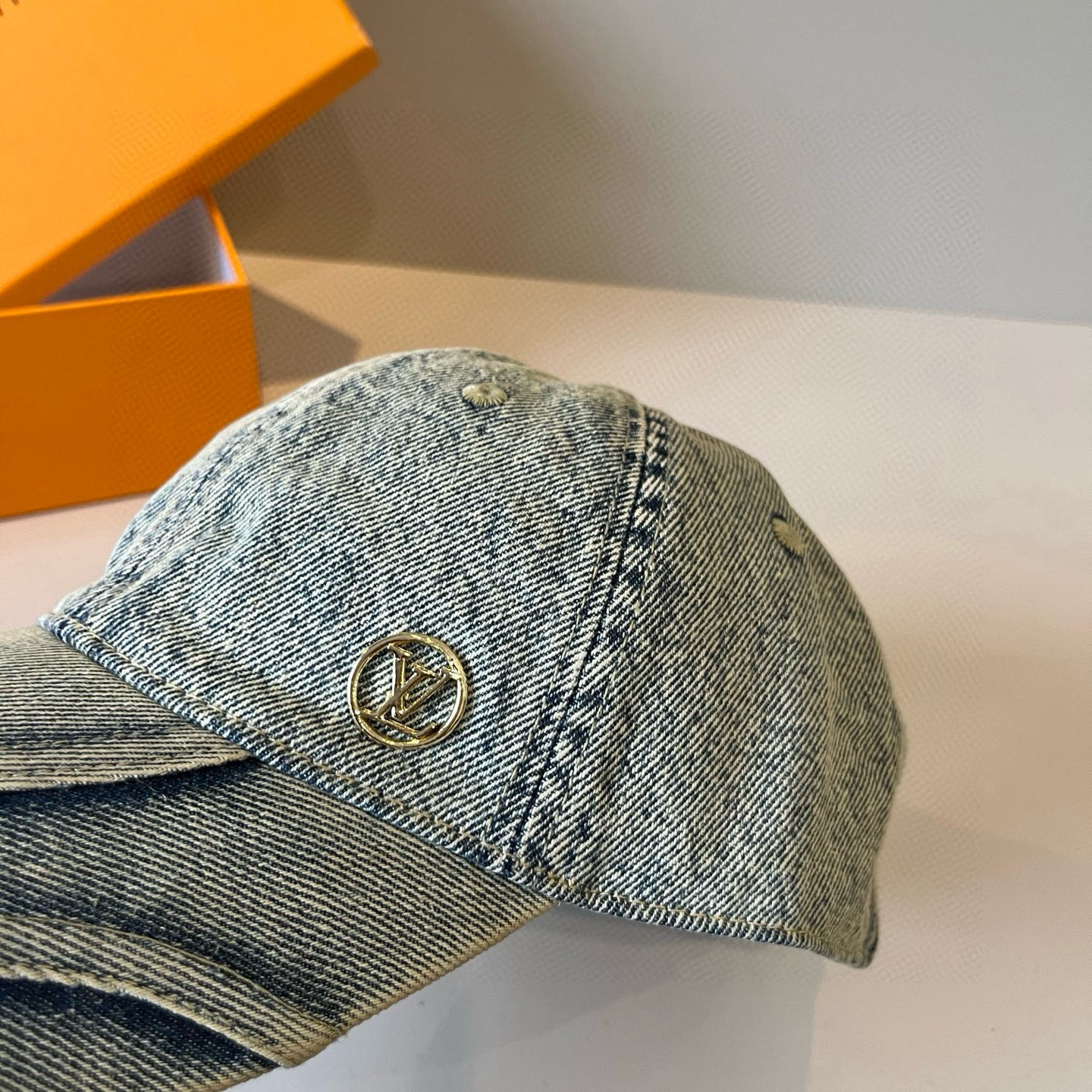 🧢路易威登棒球帽 LouisVuitton😍新款LV棒球帽，重工打造♥️高端大气，百搭款🤗男女通用！跑量