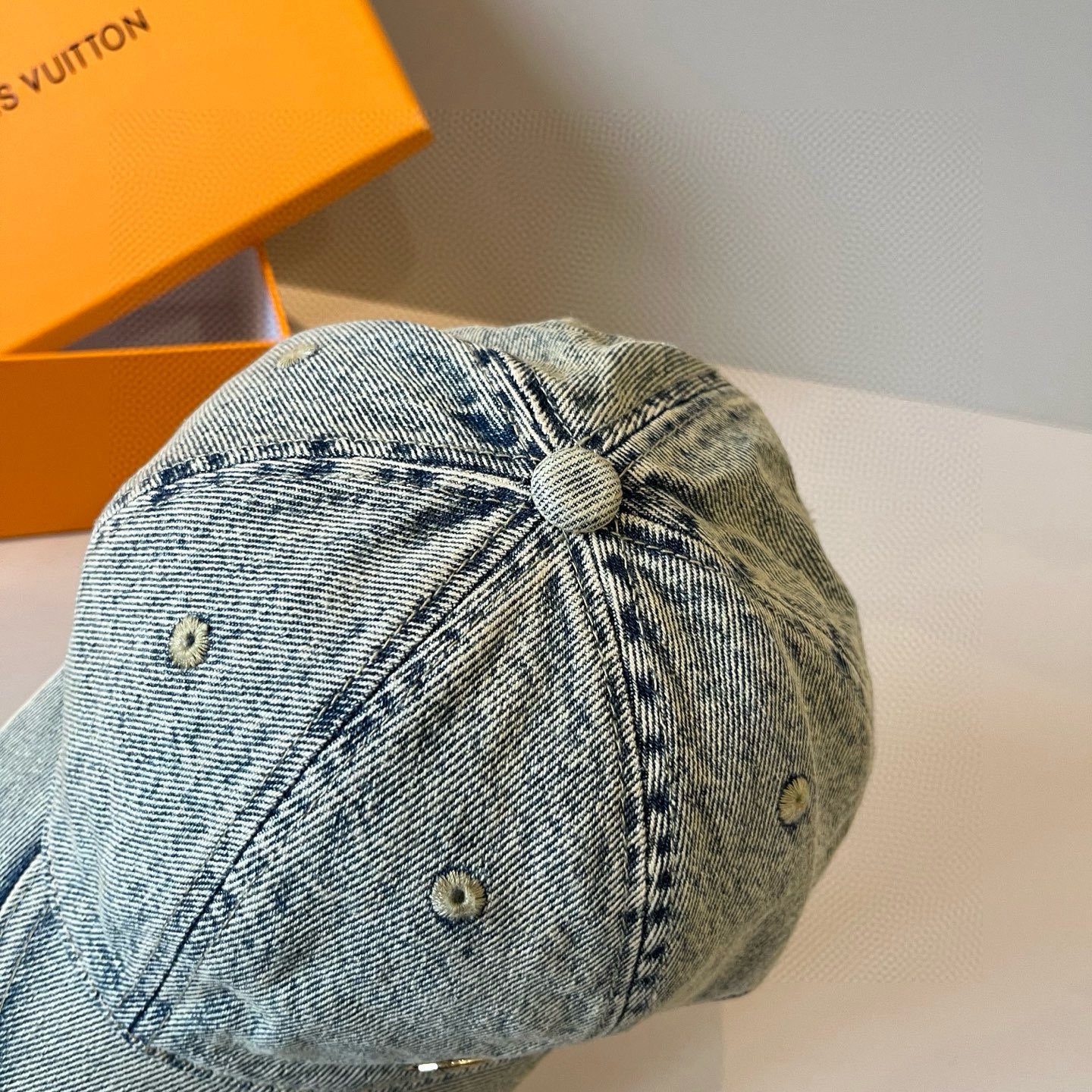🧢路易威登棒球帽 LouisVuitton😍新款LV棒球帽，重工打造♥️高端大气，百搭款🤗男女通用！跑量