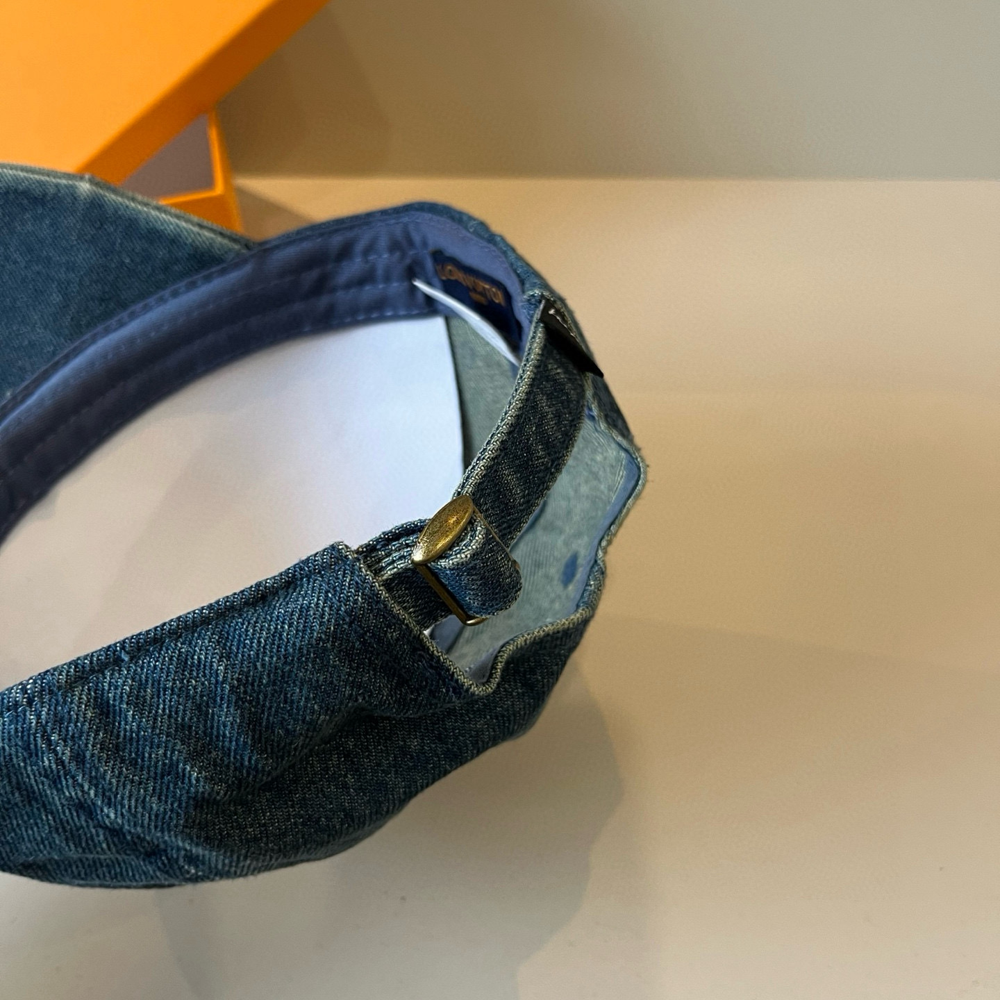 🧢路易威登棒球帽 LouisVuitton😍新款LV棒球帽，重工打造♥️高端大气，百搭款🤗男女通用！跑量