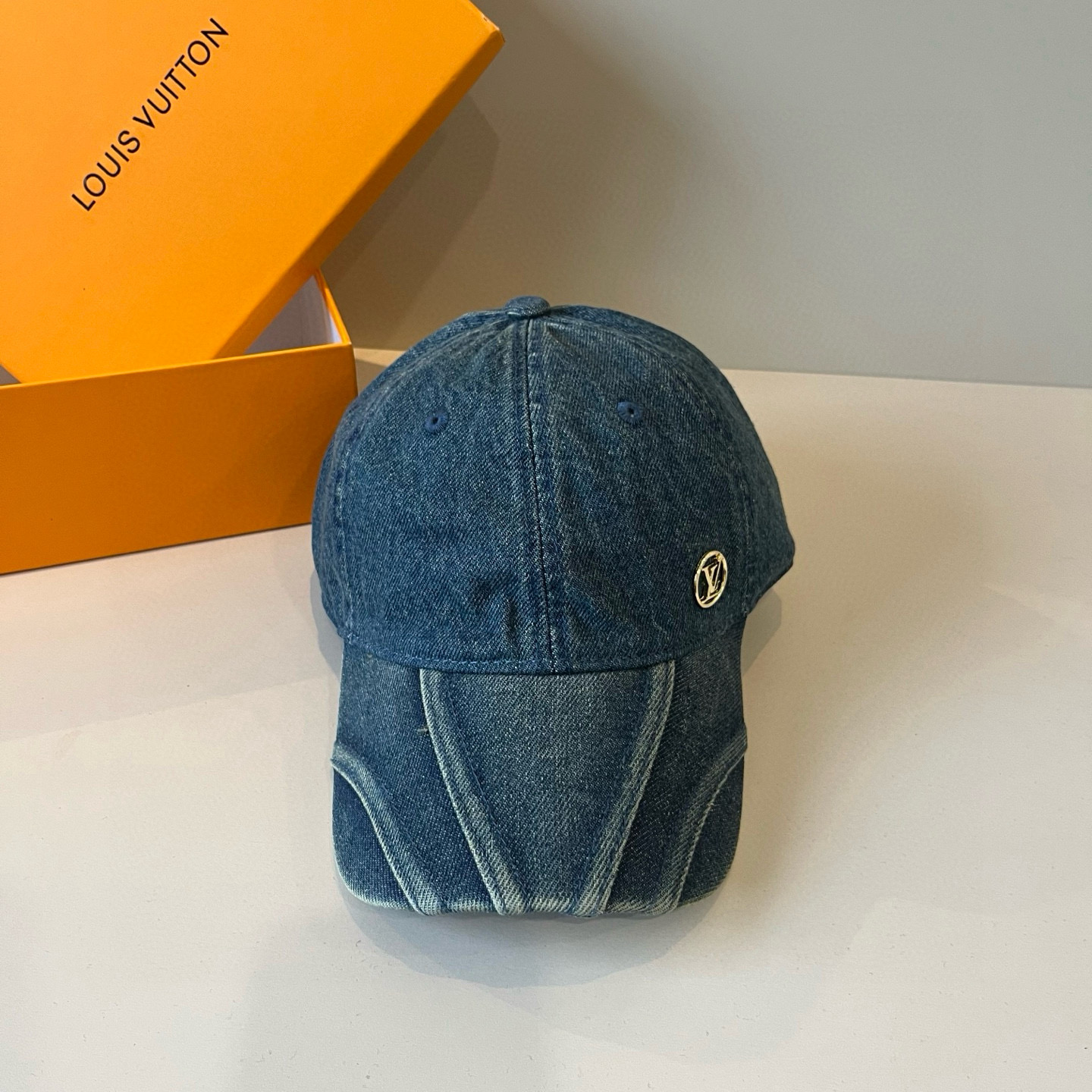 🧢路易威登棒球帽 LouisVuitton😍新款LV棒球帽，重工打造♥️高端大气，百搭款🤗男女通用！跑量