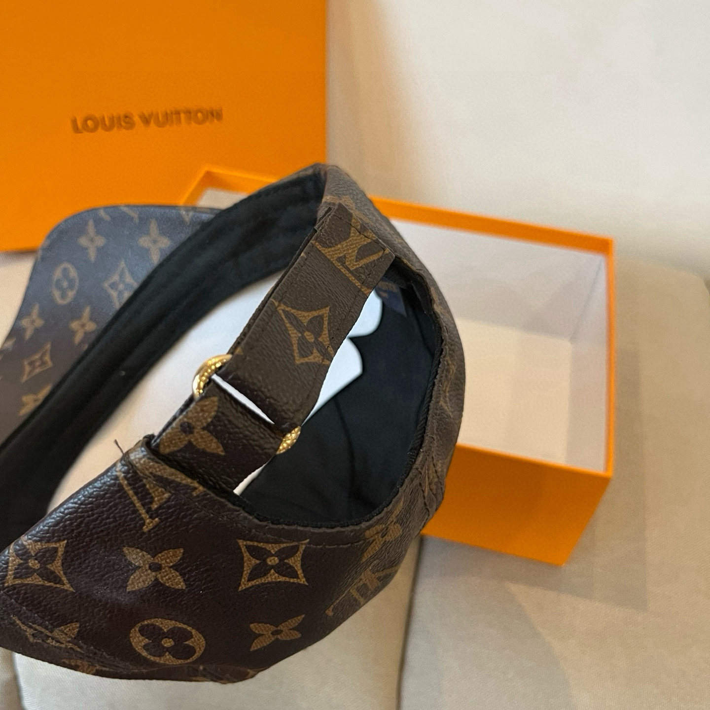 🧢路易威登棒球帽 LouisVuitton😍新款LV棒球帽，重工打造♥️高端大气，百搭款🤗男女通用！跑量