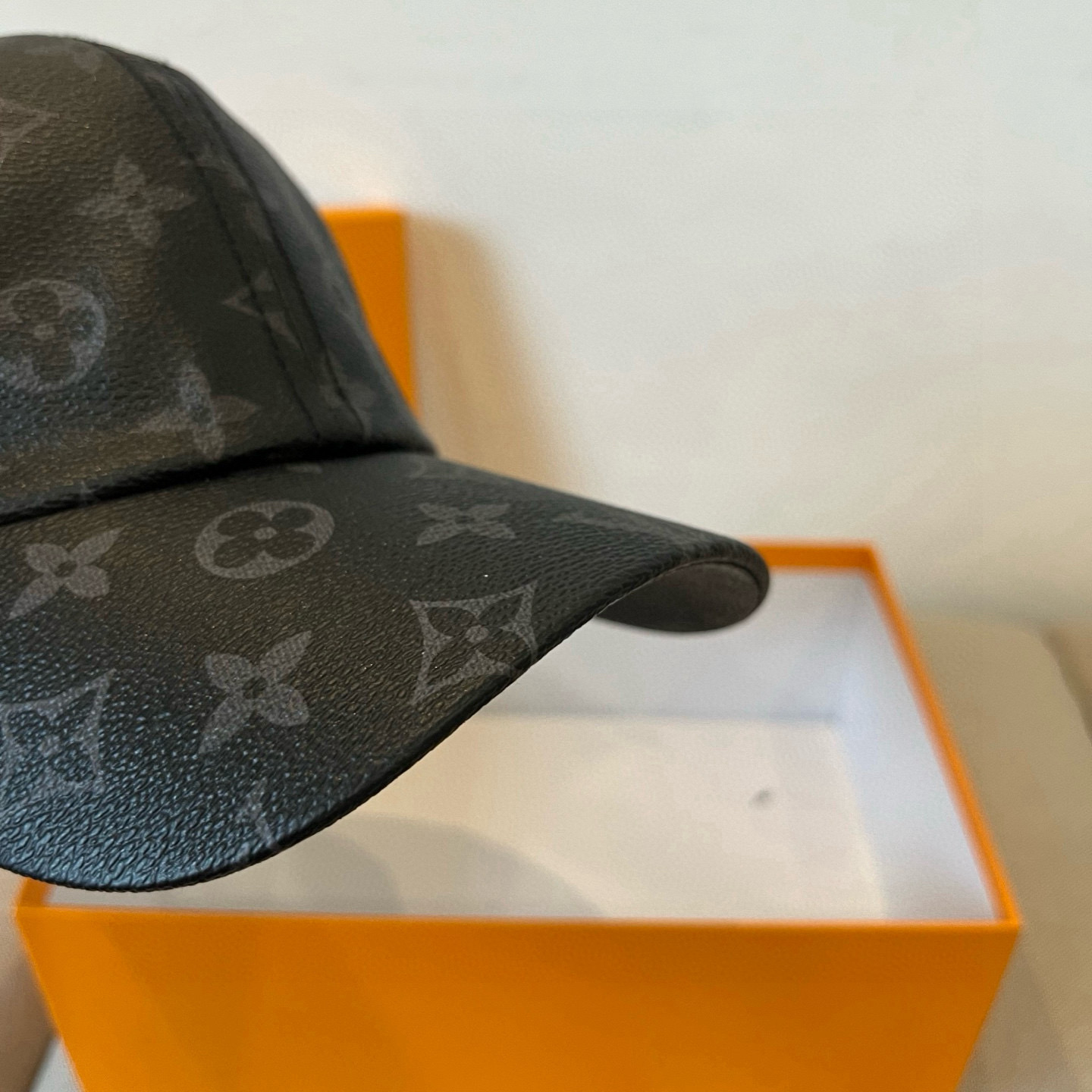 🧢路易威登棒球帽 LouisVuitton😍新款LV棒球帽，重工打造♥️高端大气，百搭款🤗男女通用！跑量