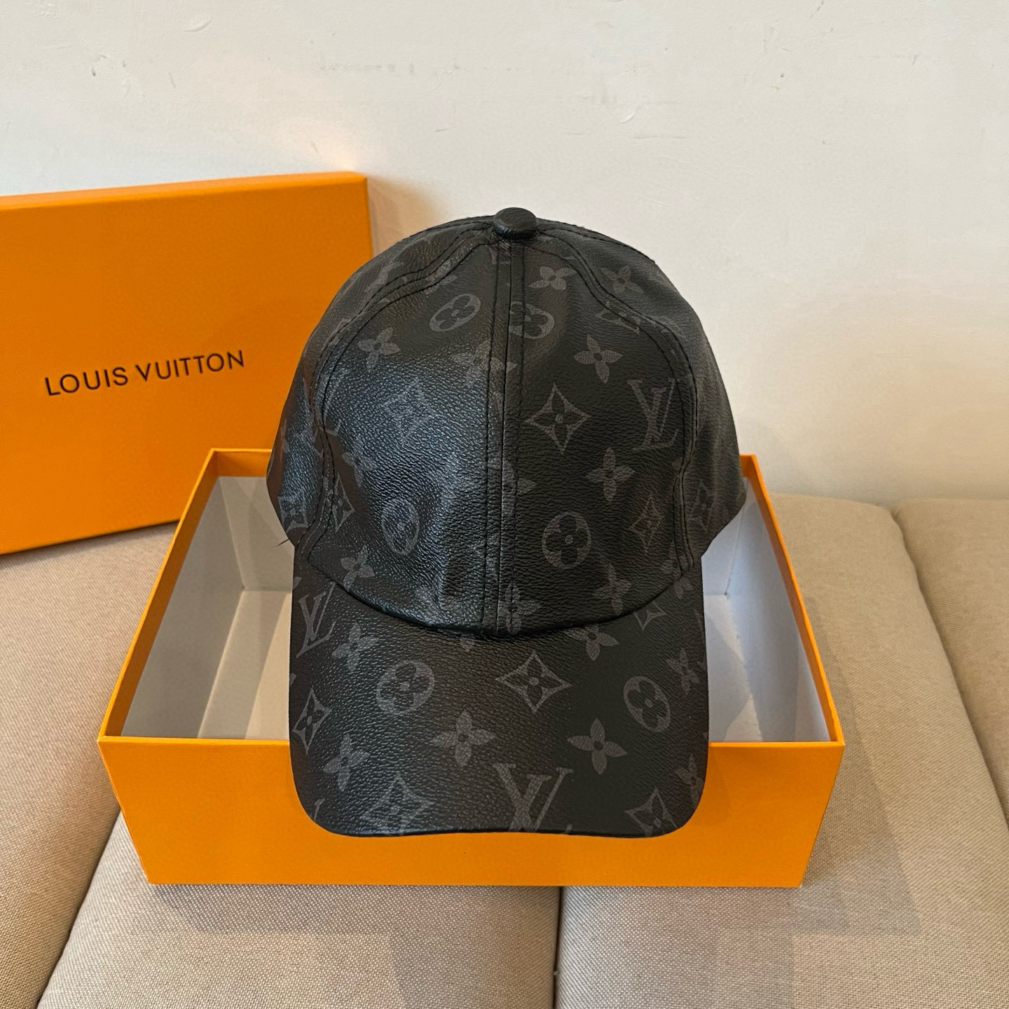 🧢路易威登棒球帽 LouisVuitton😍新款LV棒球帽，重工打造♥️高端大气，百搭款🤗男女通用！跑量
