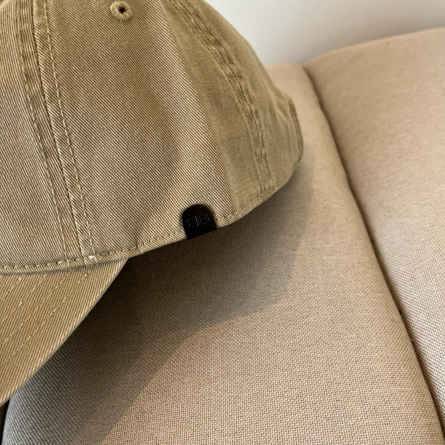  BALENCIAGA巴黎世家新款logo棒球帽，很酷的色系，男女佩戴都有不同style，第一批抢先出货