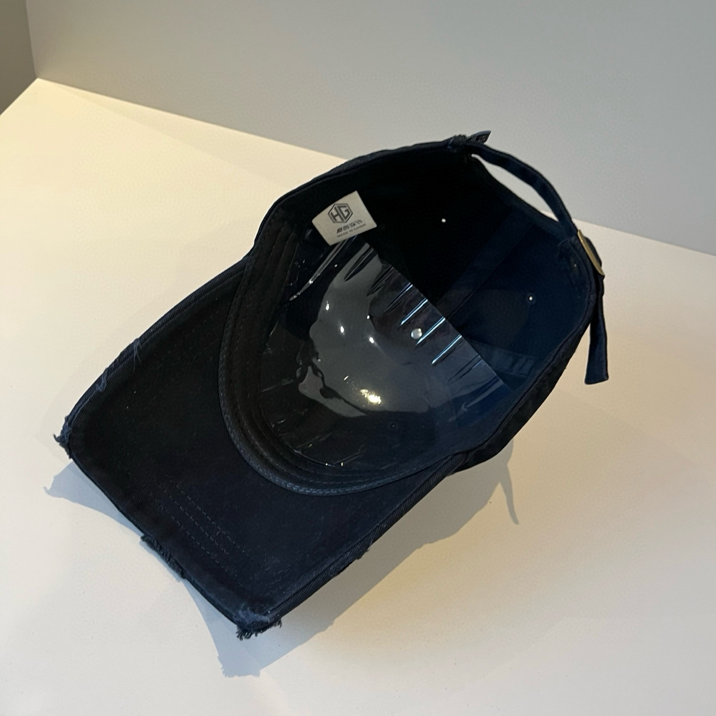  BALENCIAGA巴黎世家新款logo棒球帽，很酷的色系，男女佩戴都有不同style，第一批抢先出货