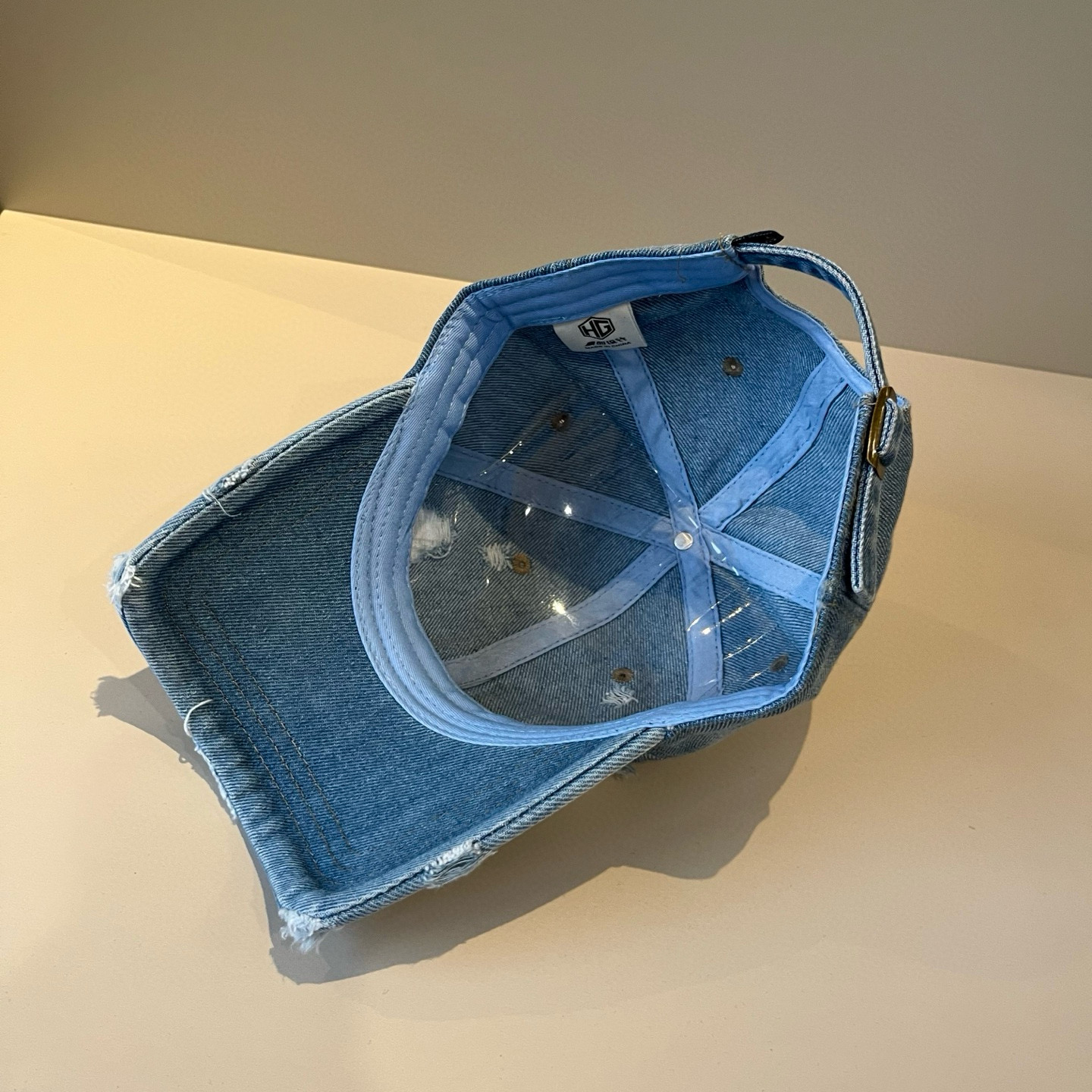  BALENCIAGA巴黎世家新款logo棒球帽，很酷的色系，男女佩戴都有不同style，第一批抢先出货