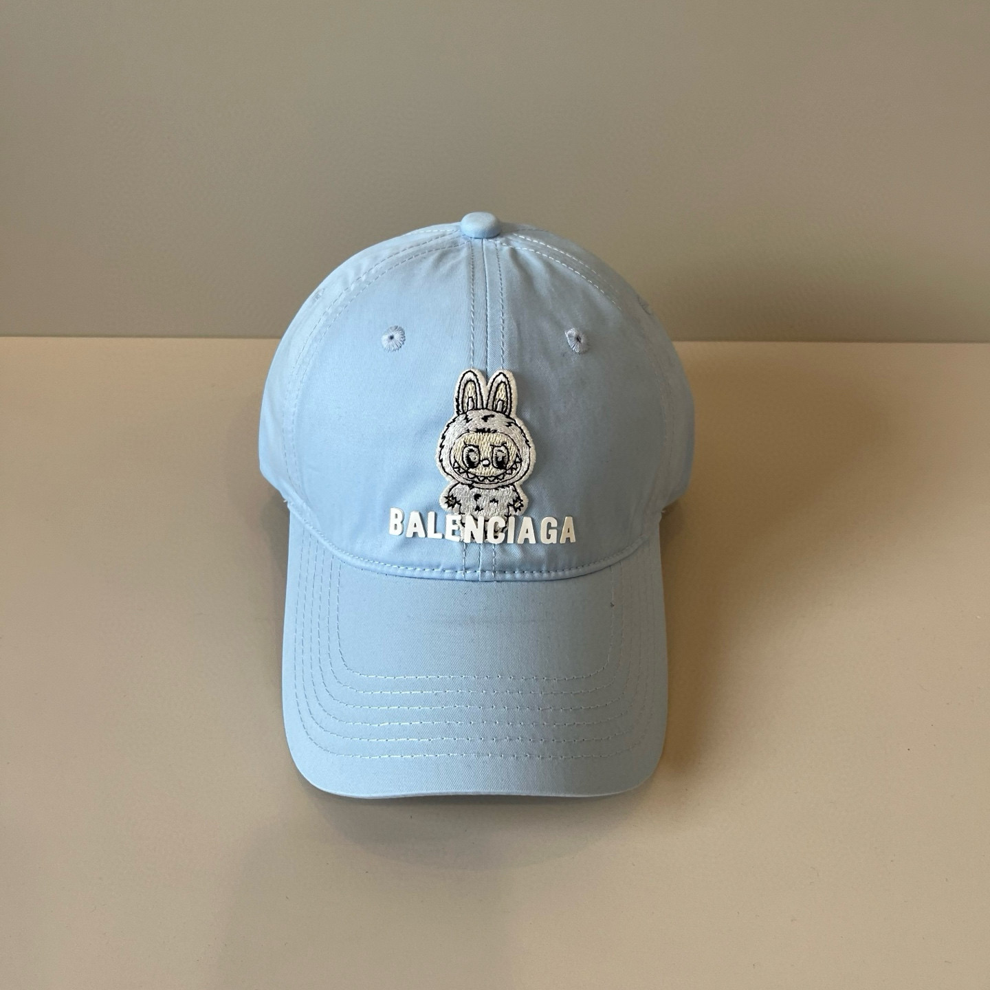  BALENCIAGA巴黎世家新款logo棒球帽，很酷的色系，男女佩戴都有不同style，第一批抢先出货