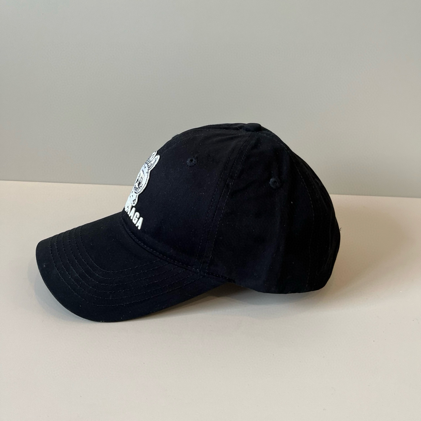  BALENCIAGA巴黎世家新款logo棒球帽，很酷的色系，男女佩戴都有不同style，第一批抢先出货