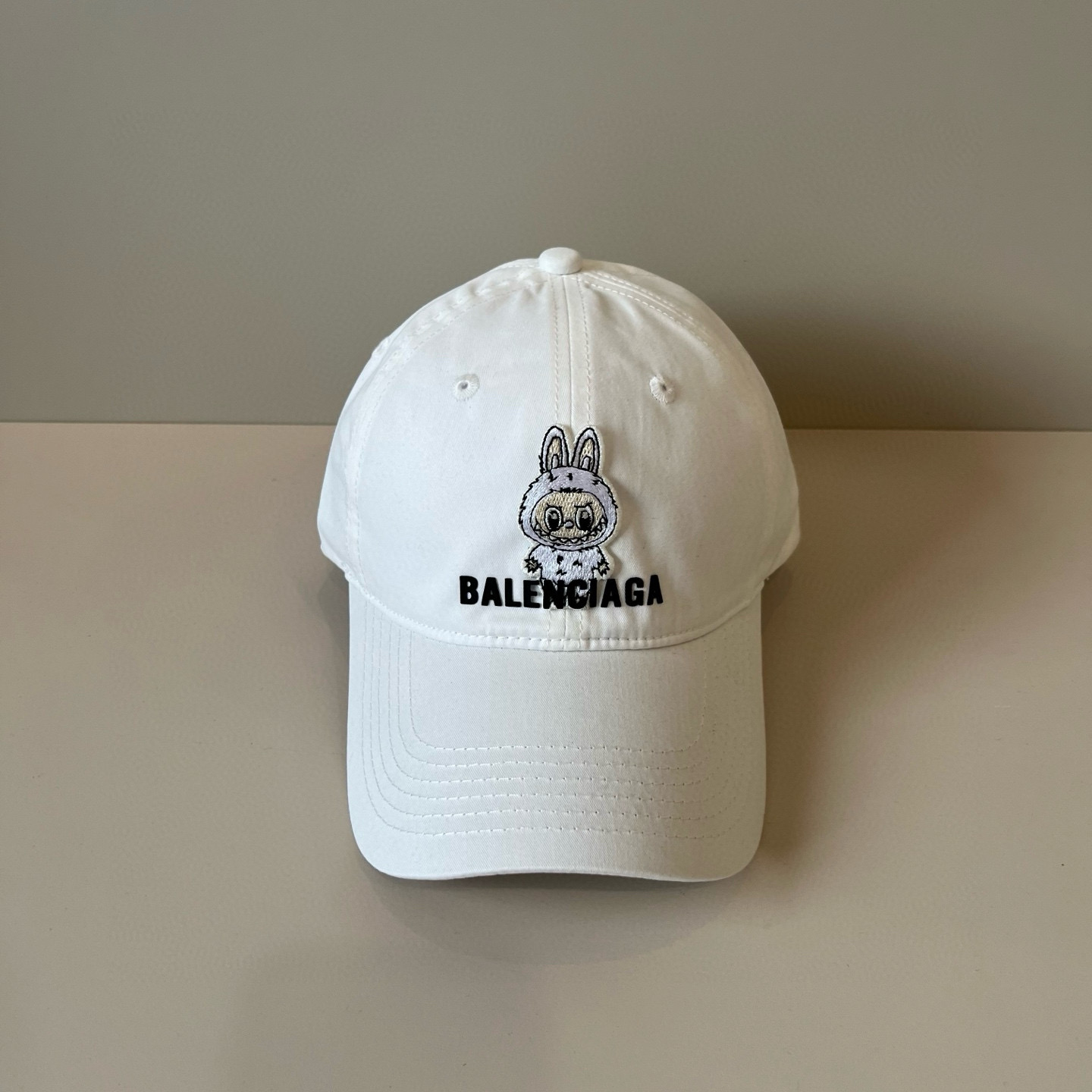  BALENCIAGA巴黎世家新款logo棒球帽，很酷的色系，男女佩戴都有不同style，第一批抢先出货