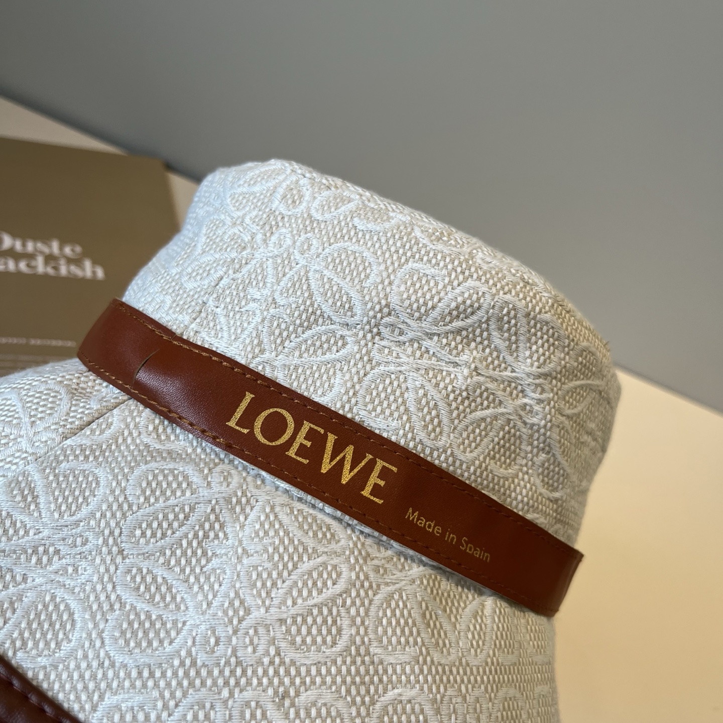 
👒罗意威👒LOEWE新款原版原标设计，质感超好，外部线条定位标准，做工精细，简约大气低价走量！