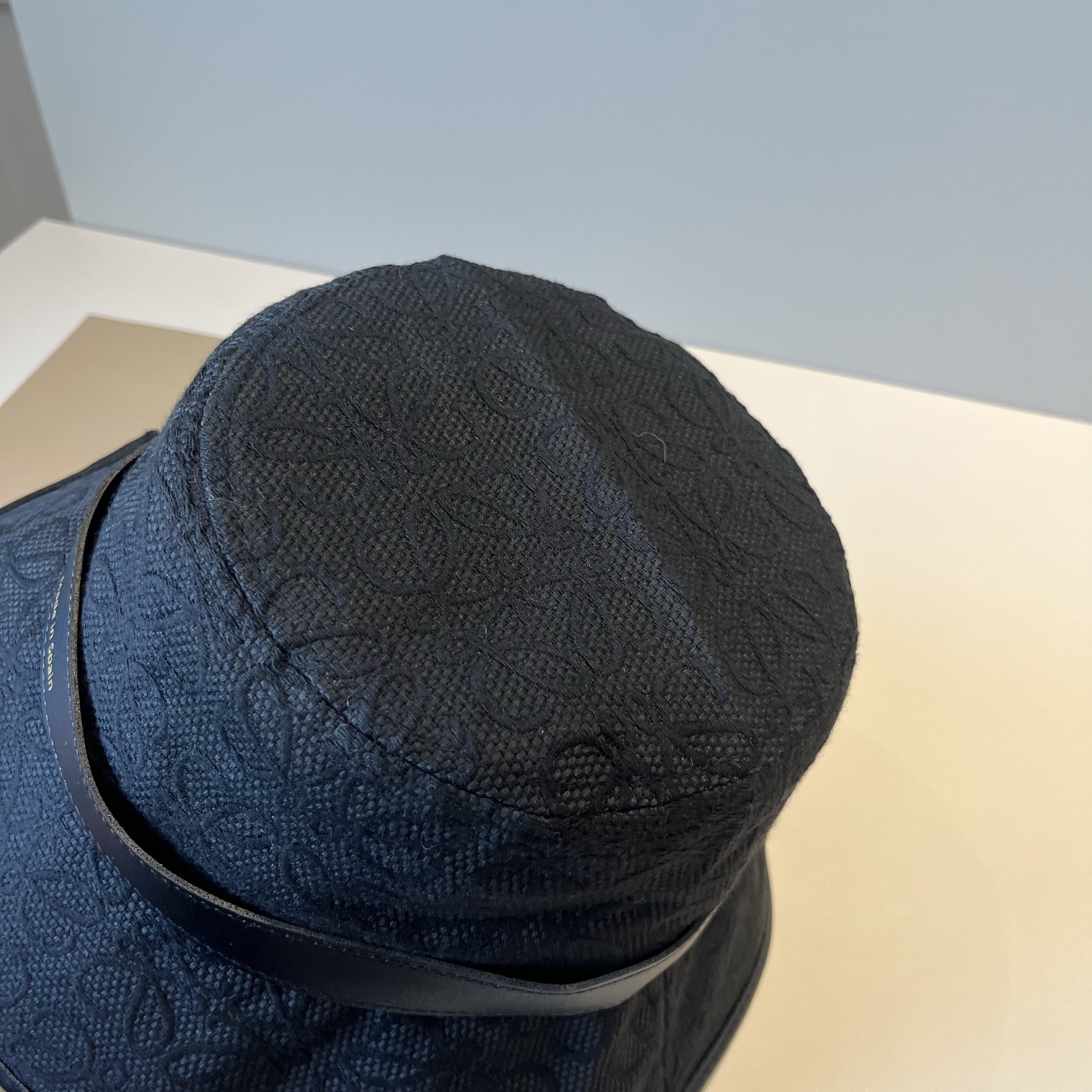 
👒罗意威👒LOEWE新款原版原标设计，质感超好，外部线条定位标准，做工精细，简约大气低价走量！