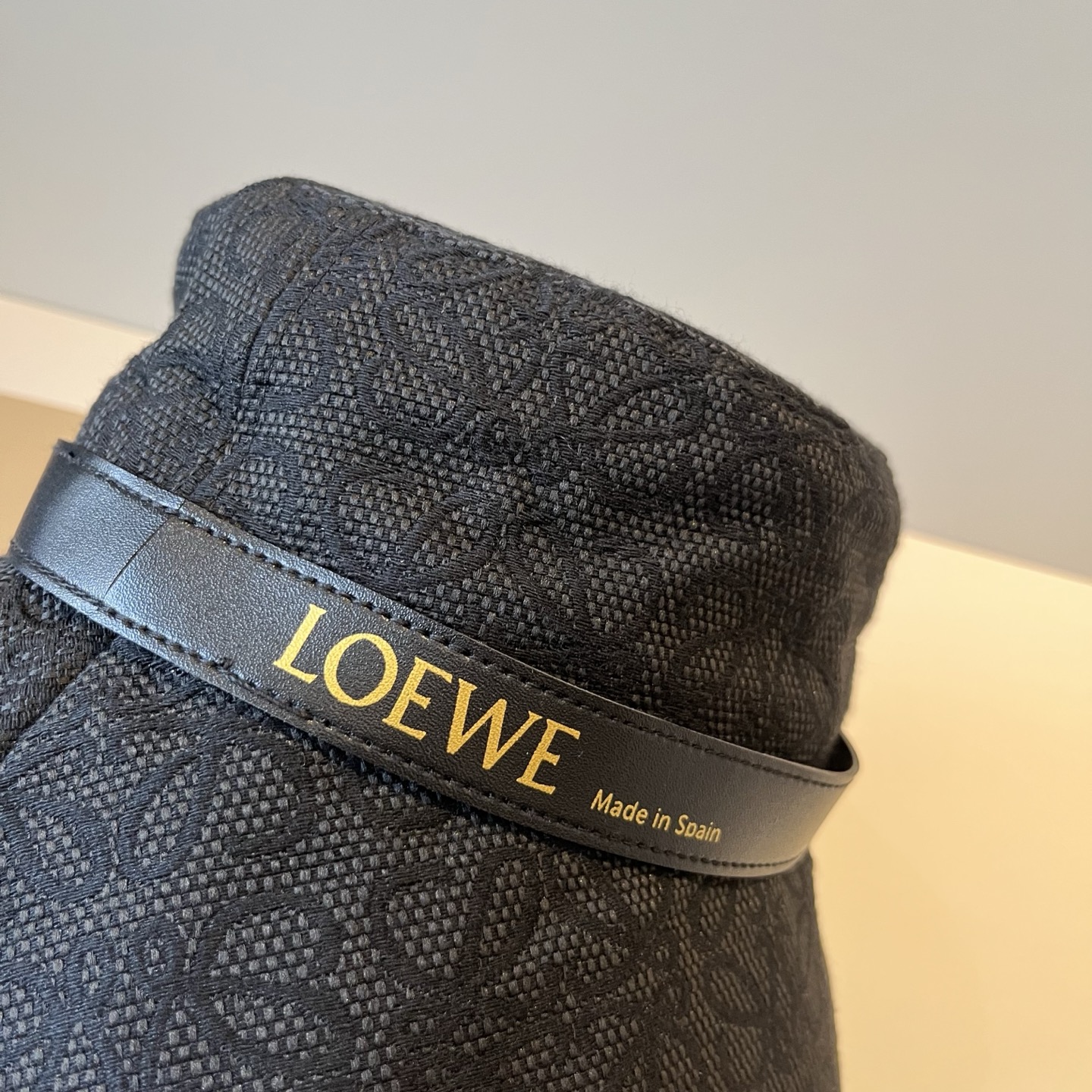 
👒罗意威👒LOEWE新款原版原标设计，质感超好，外部线条定位标准，做工精细，简约大气低价走量！